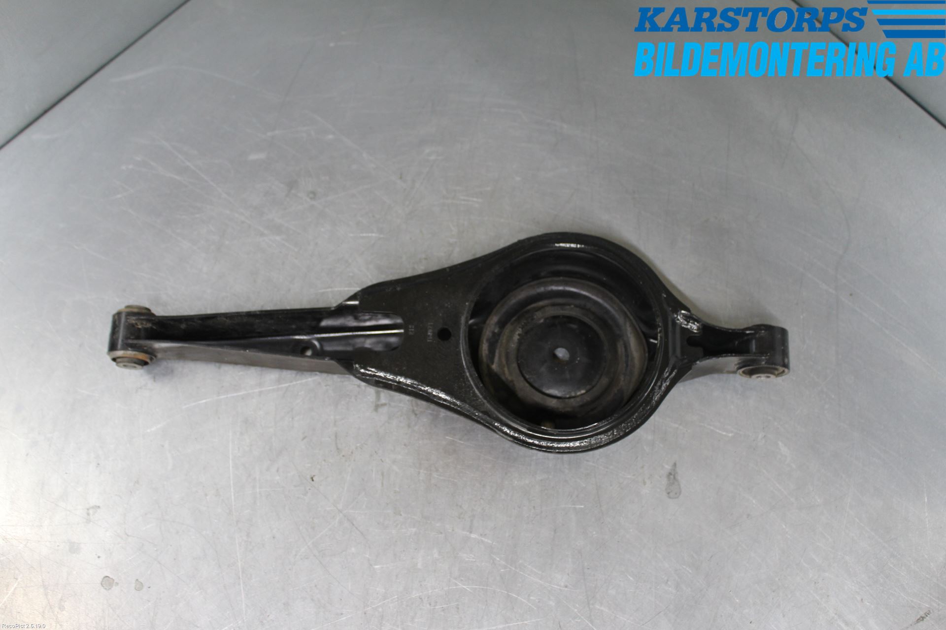 Volvo V60 14-18 Bärarm Bak Höger