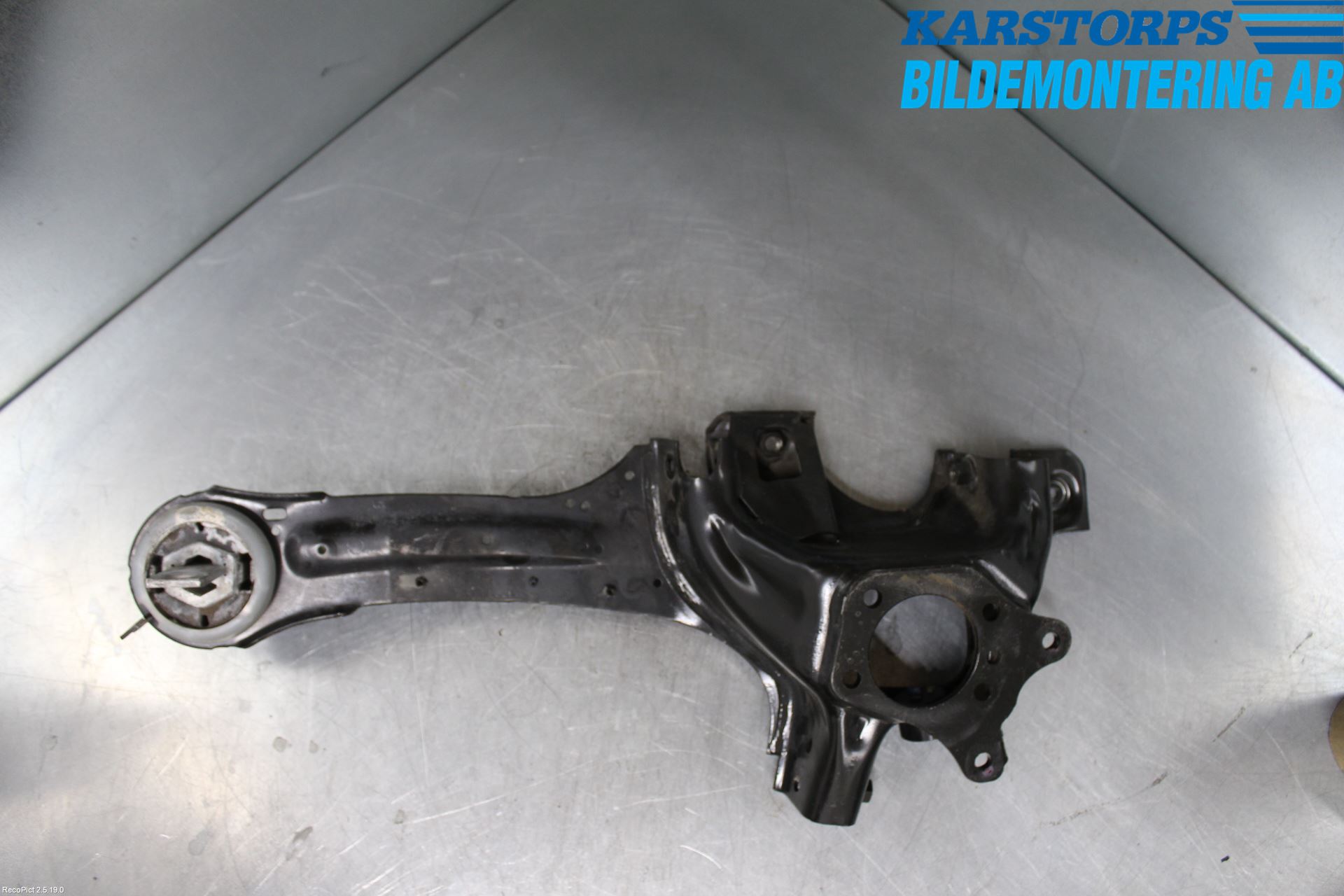 Volvo V60 14-18 Bärarm Bak Höger