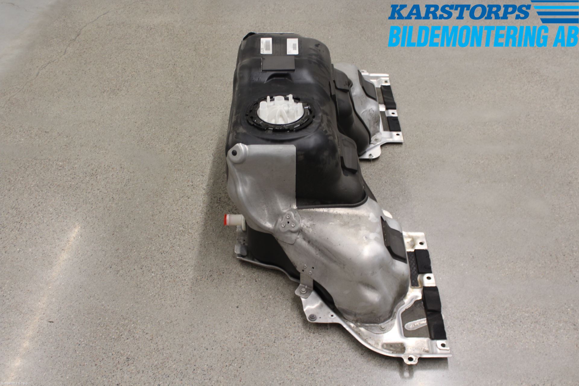 Jaguar F-TYPE Bränsletank Insprutning