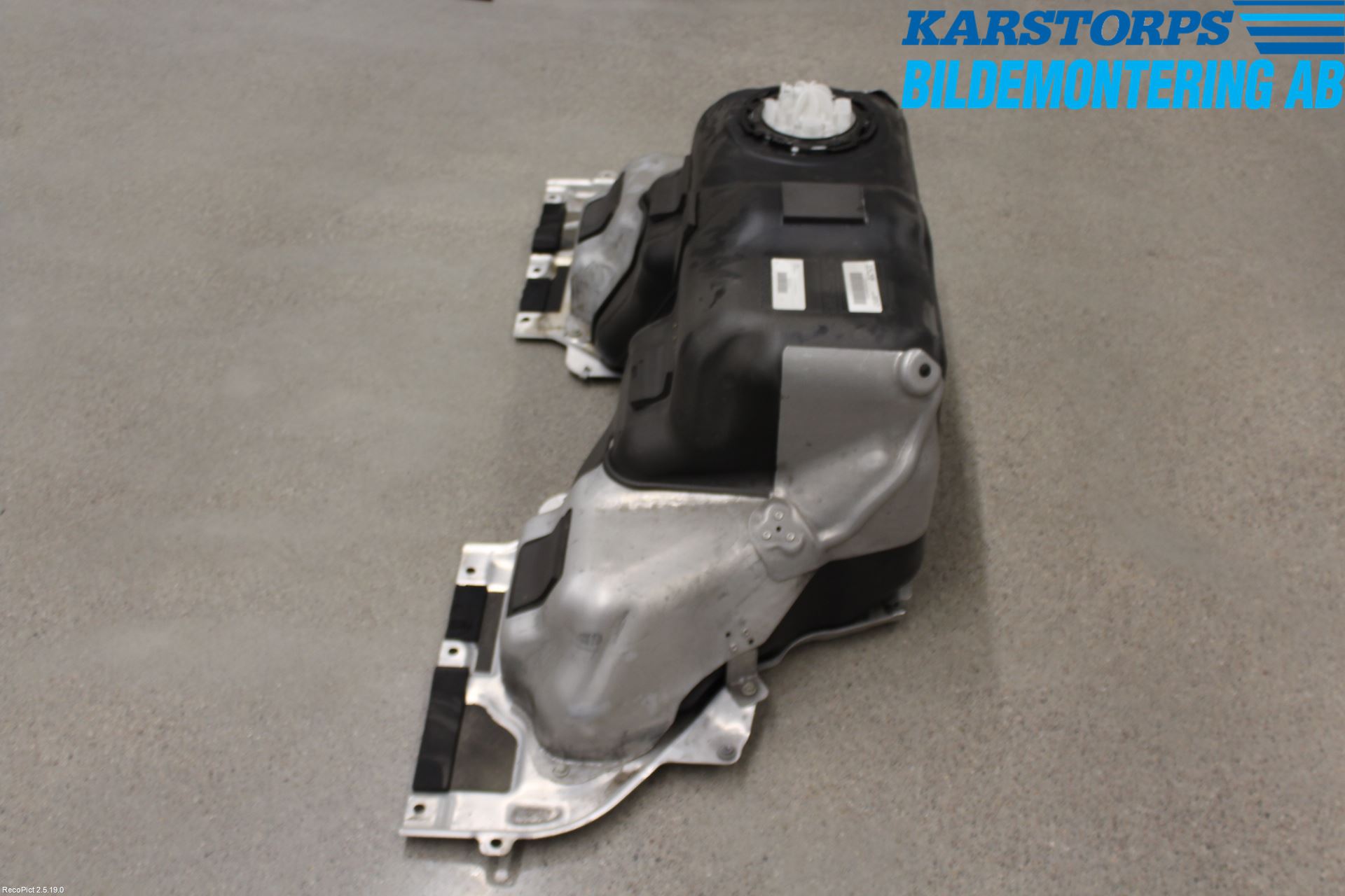 Jaguar F-TYPE Bränsletank Insprutning