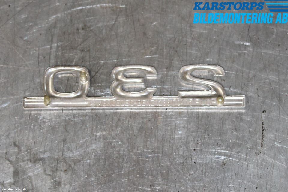 Mercedes-Benz MB 200-300  (W123) 76-86 Emblem