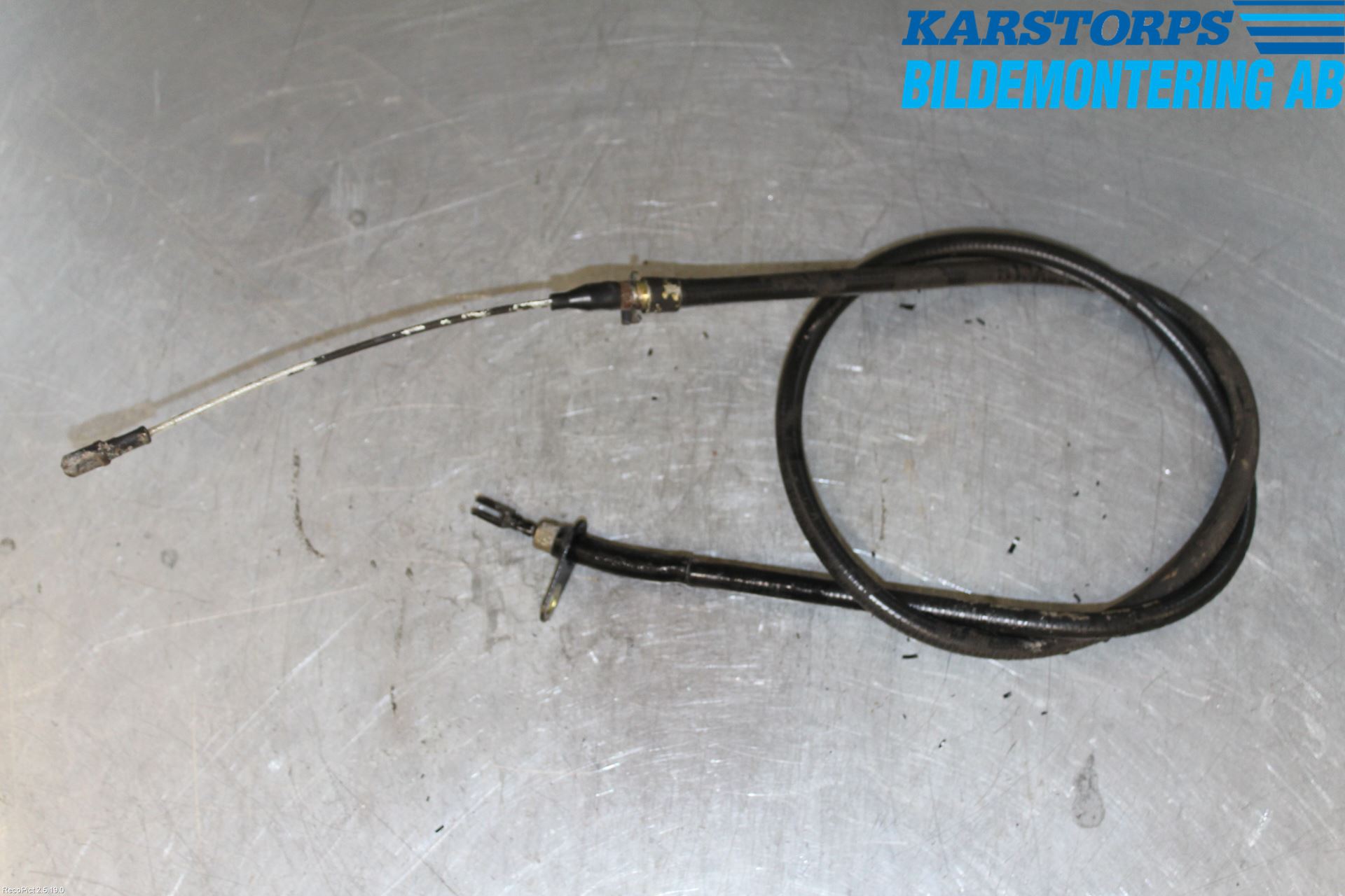 Mercedes-Benz MB 200-300  (W123) 76-86 Handbromswire
