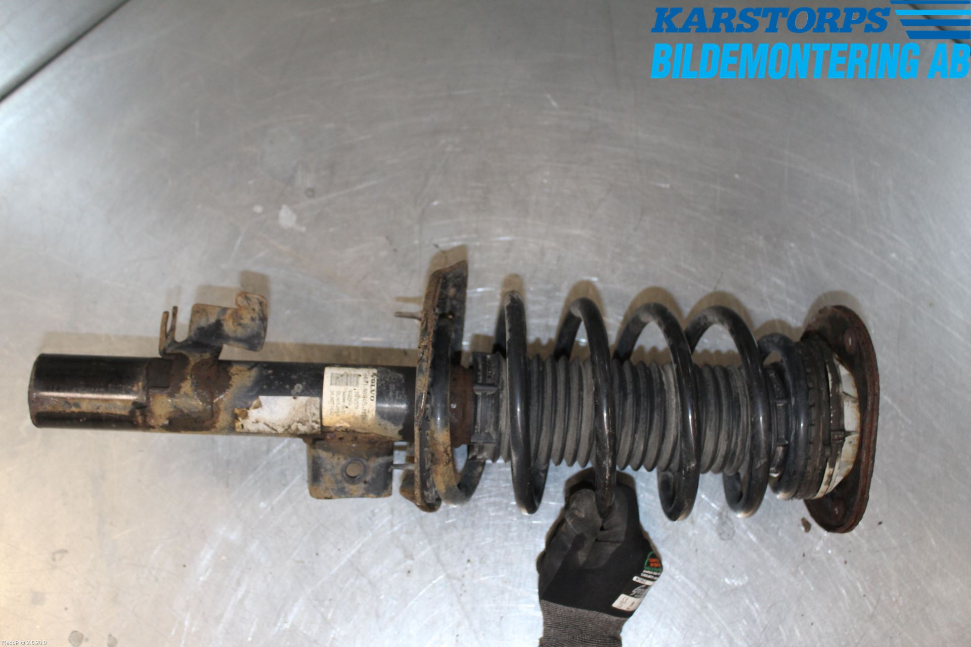 Volvo V70 08-13 Fjäderben Fram Höger