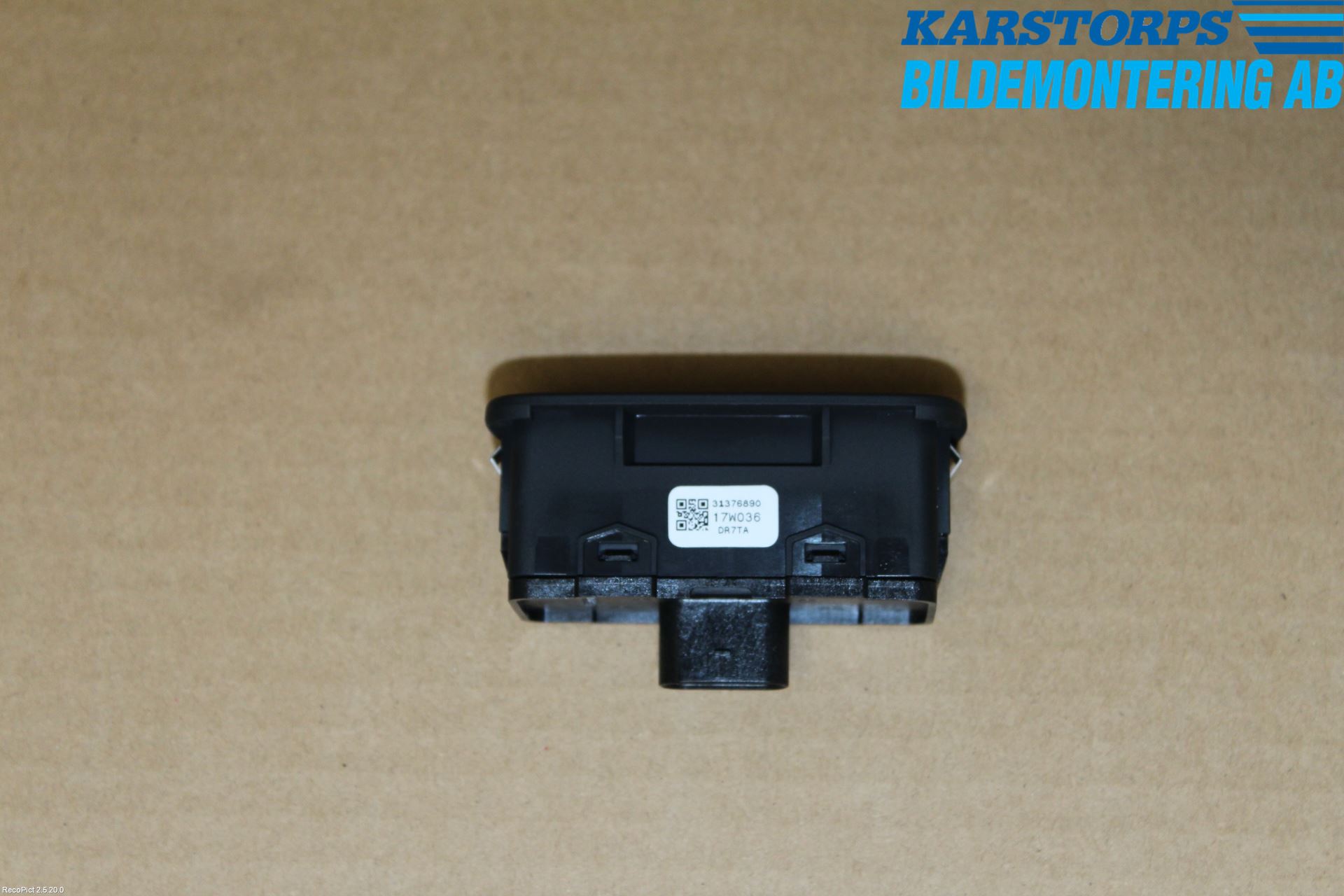 Volvo V90 17->> Strömställare Baklucka