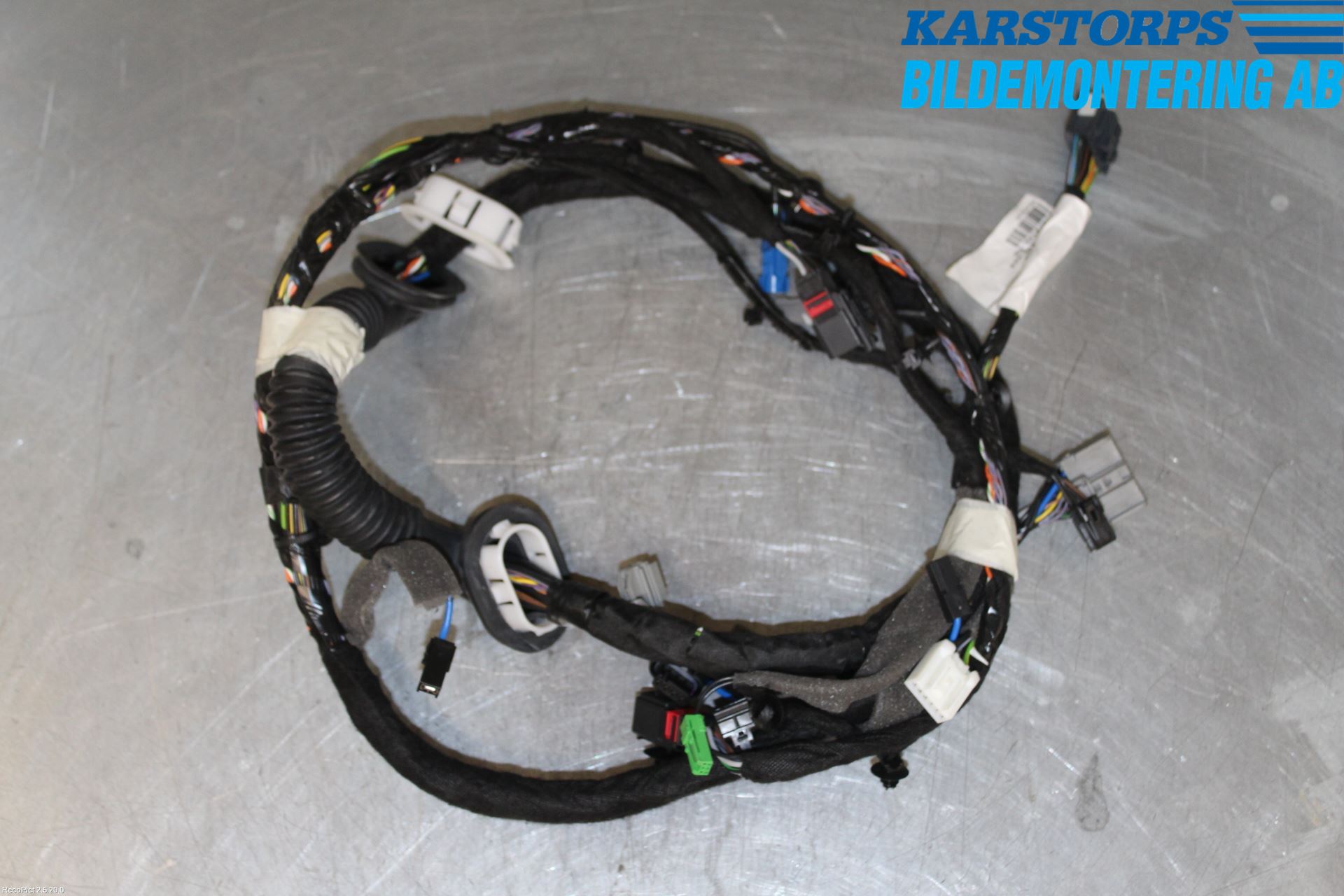 Volvo V90 17->> Kabelhärva