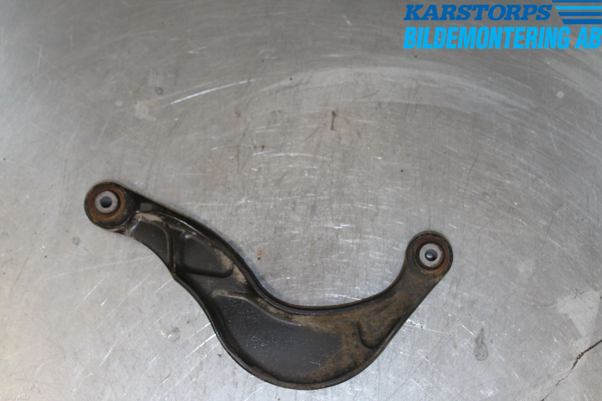 Volvo V60 14-18 Bärarm Bak Övre Höger