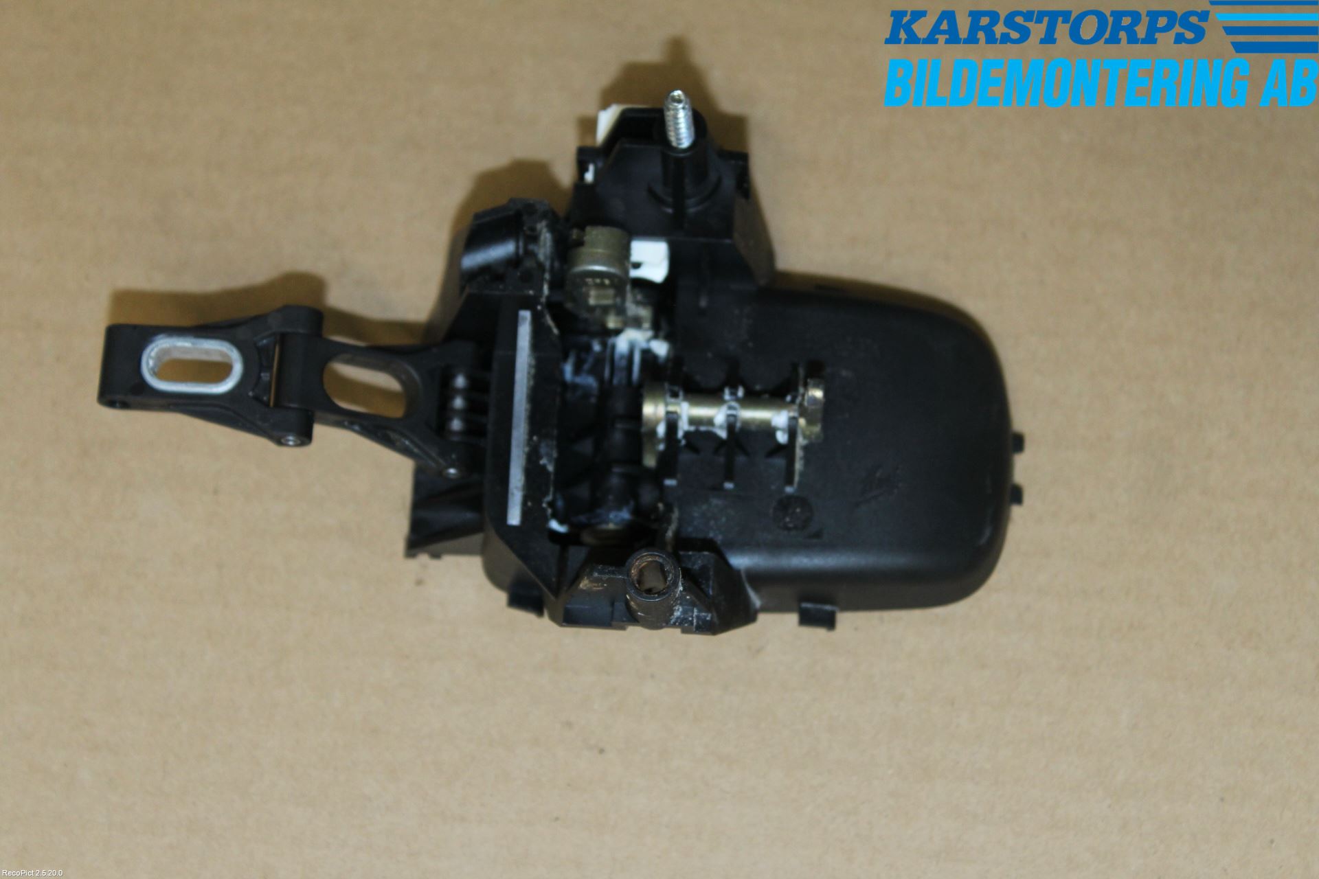 Mercedes-Benz MB E-KLASS (W211) 02-09 Bakluckehandtag Inre