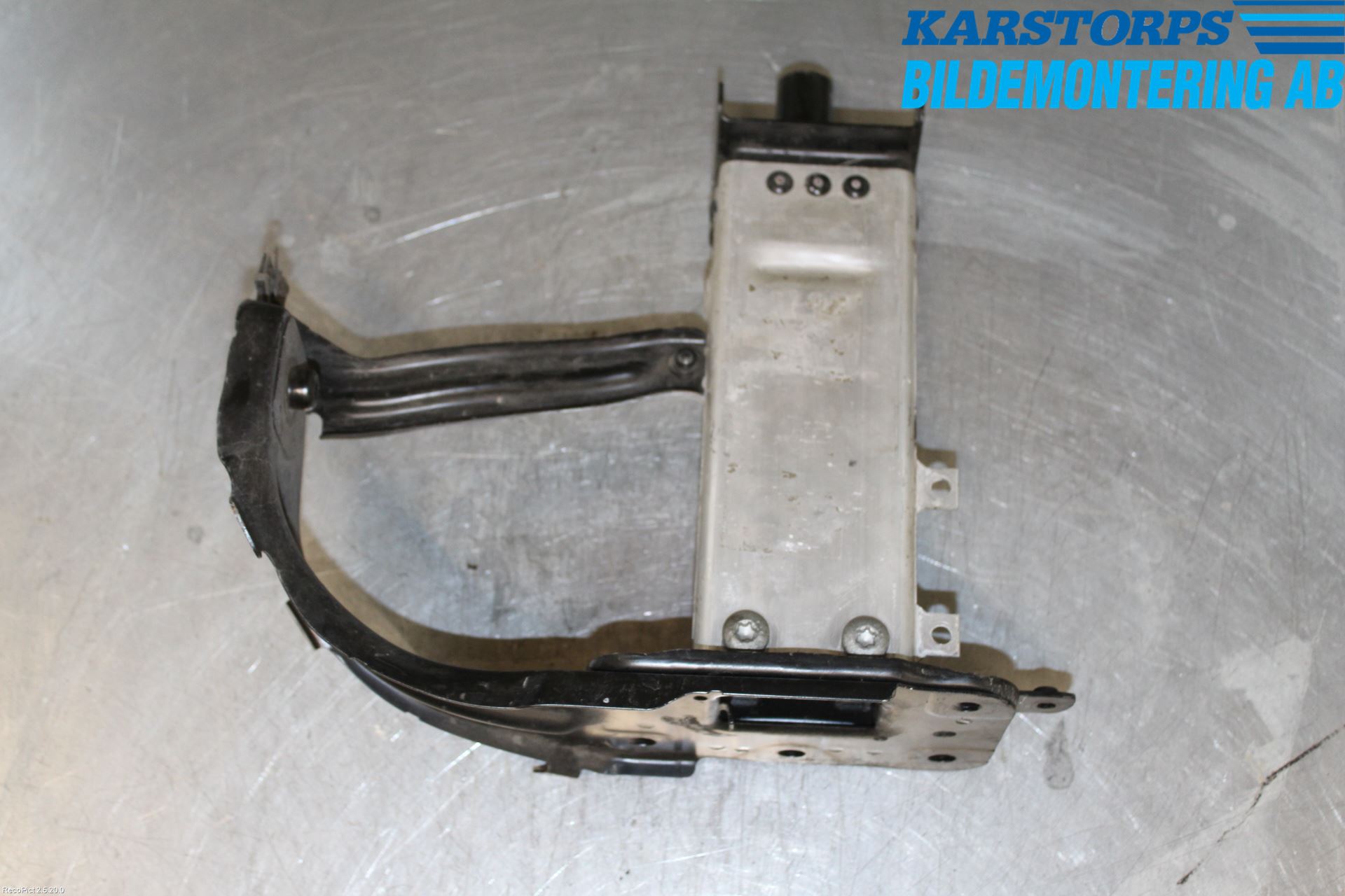 Mercedes-Benz MB E-KLASS (W211) 02-09 Stötfångarbärjärn Fram
