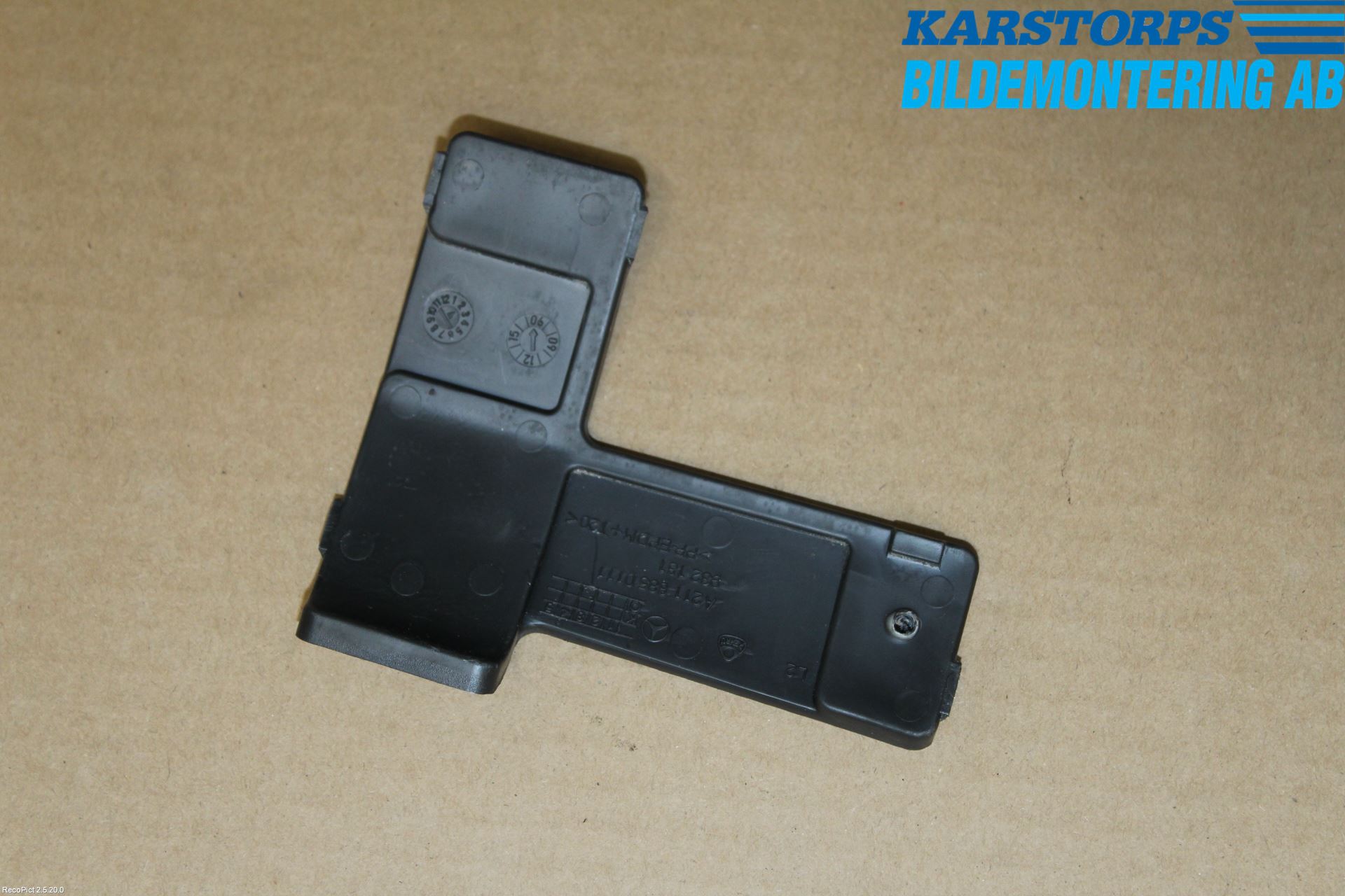 Mercedes-Benz MB E-KLASS (W211) 02-09 Skylthållare