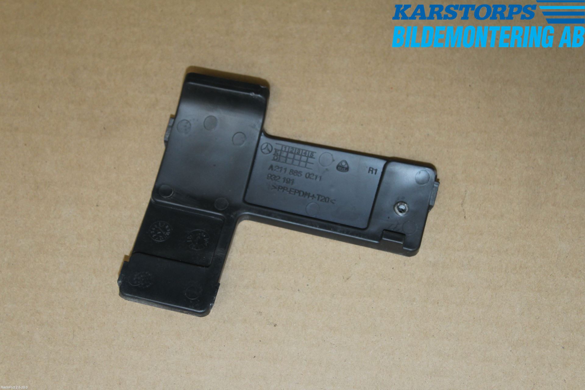 Mercedes-Benz MB E-KLASS (W211) 02-09 Skylthållare