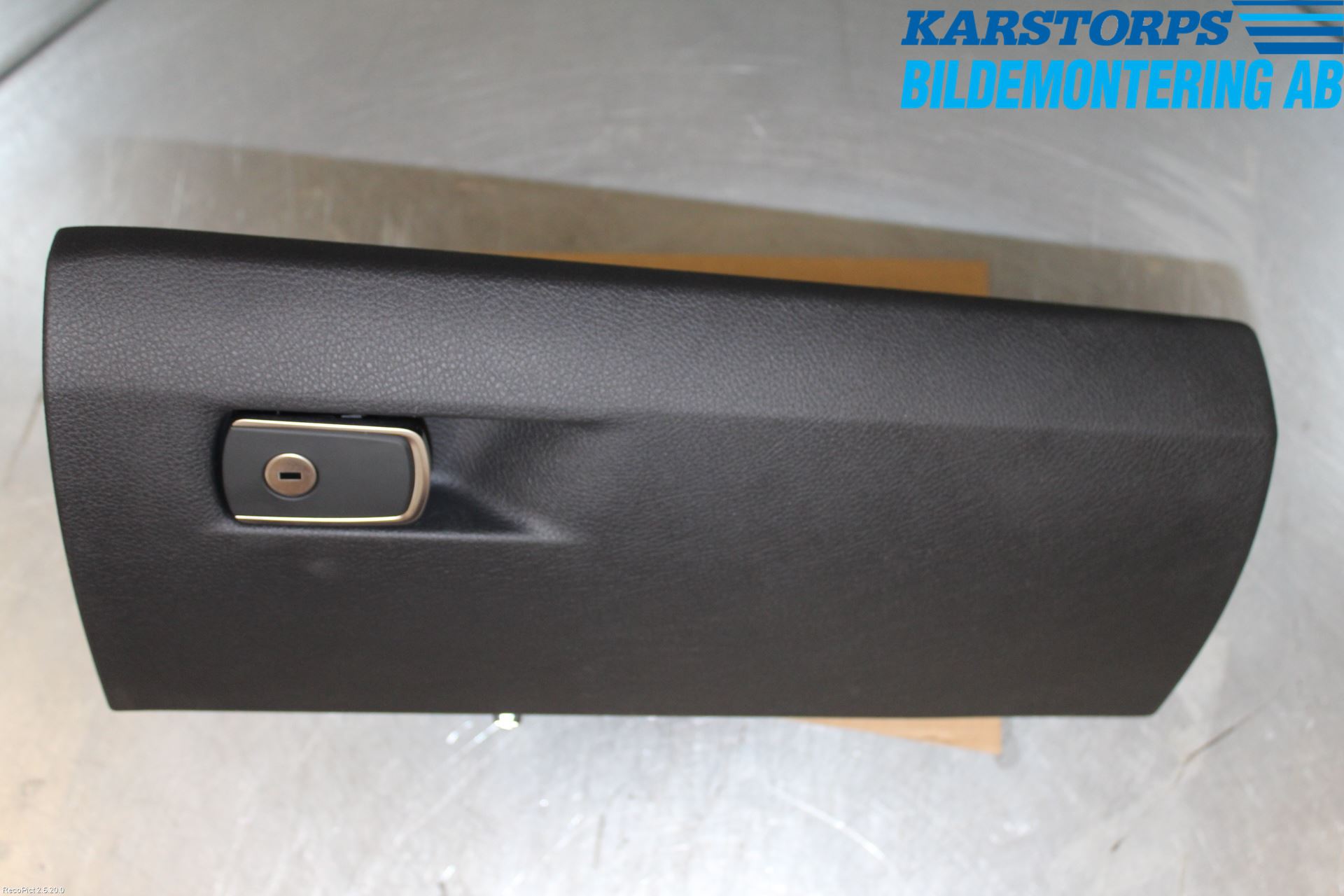 BMW 3 F30/F31/F80 12-19 Handskfack