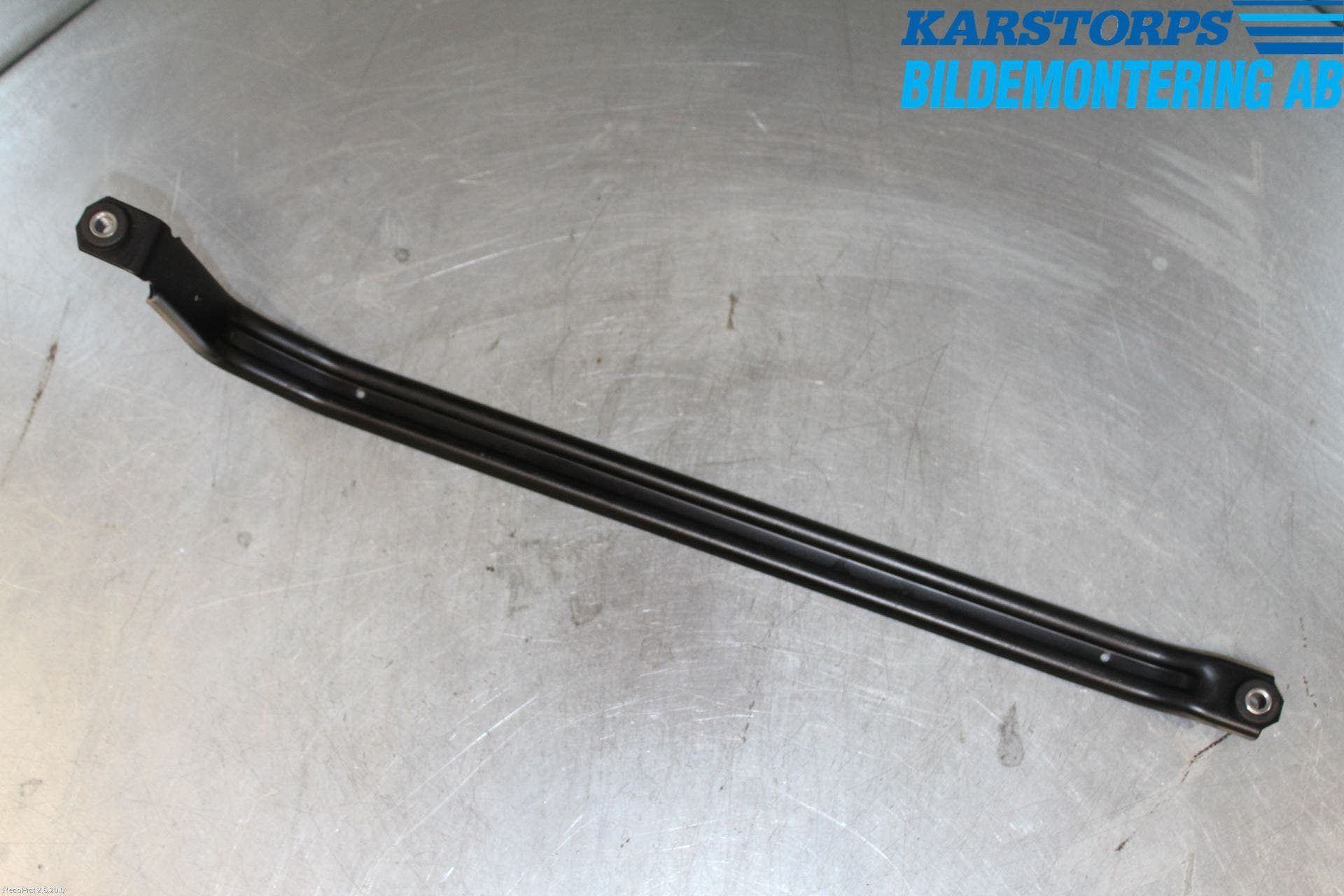 BMW 3 F30/F31/F80 12-19 Bränsletanksband