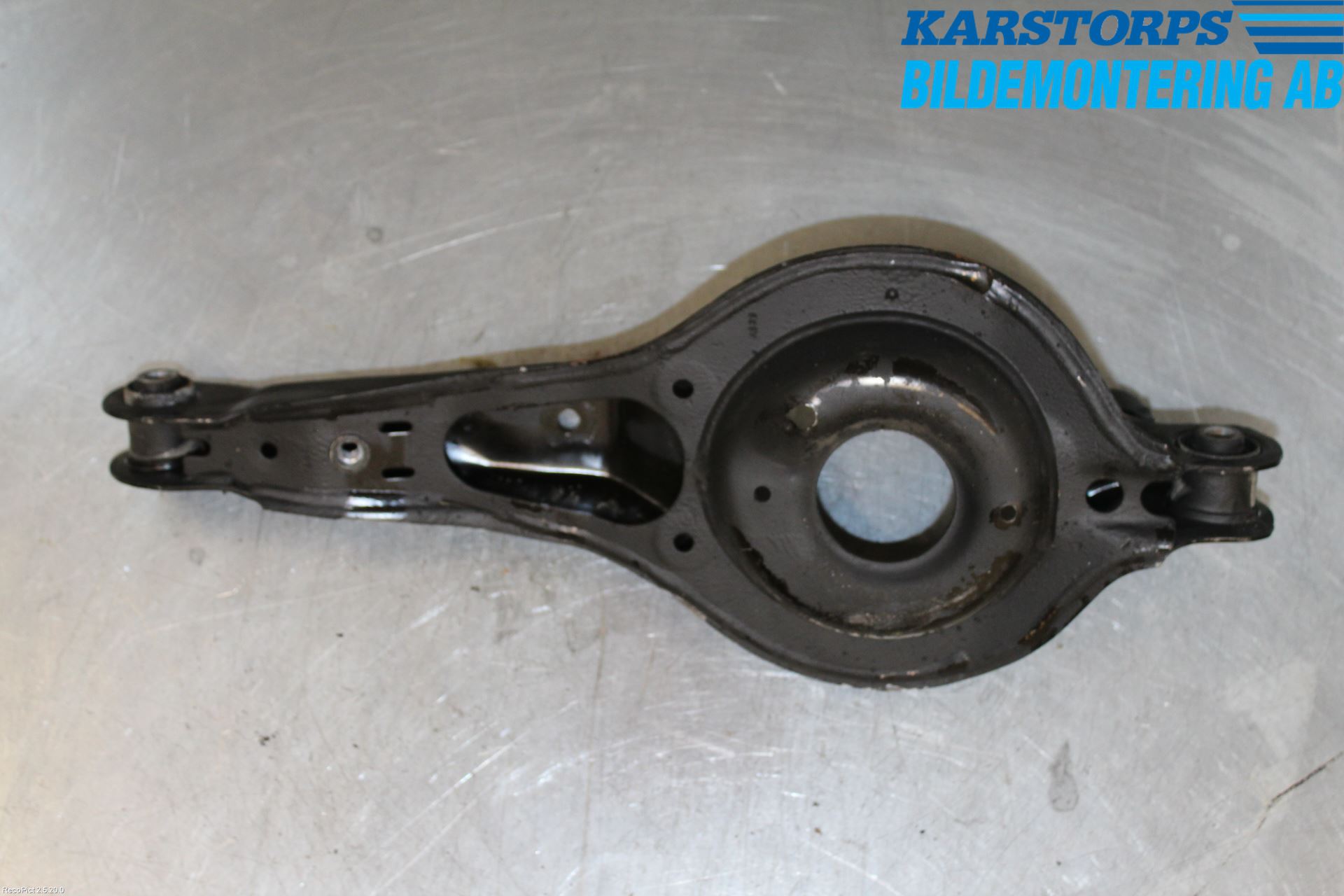 Volvo V40 12-19 Bärarm Bak Höger