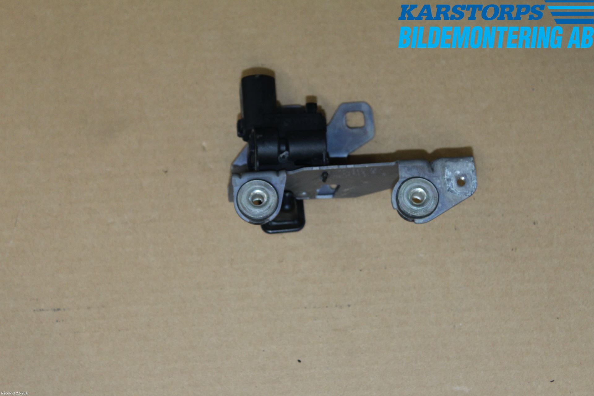 BMW 5 F10/F11/F18 09-17 Låskista Baklucka