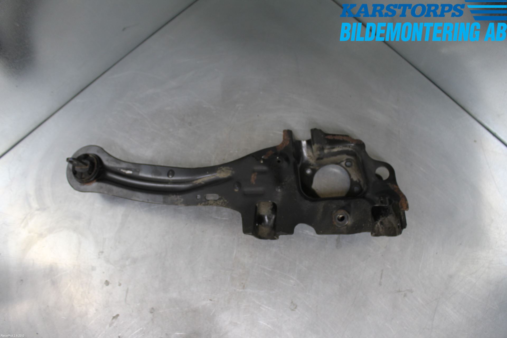 Volvo V40 12-19 Bärarm Bak Höger