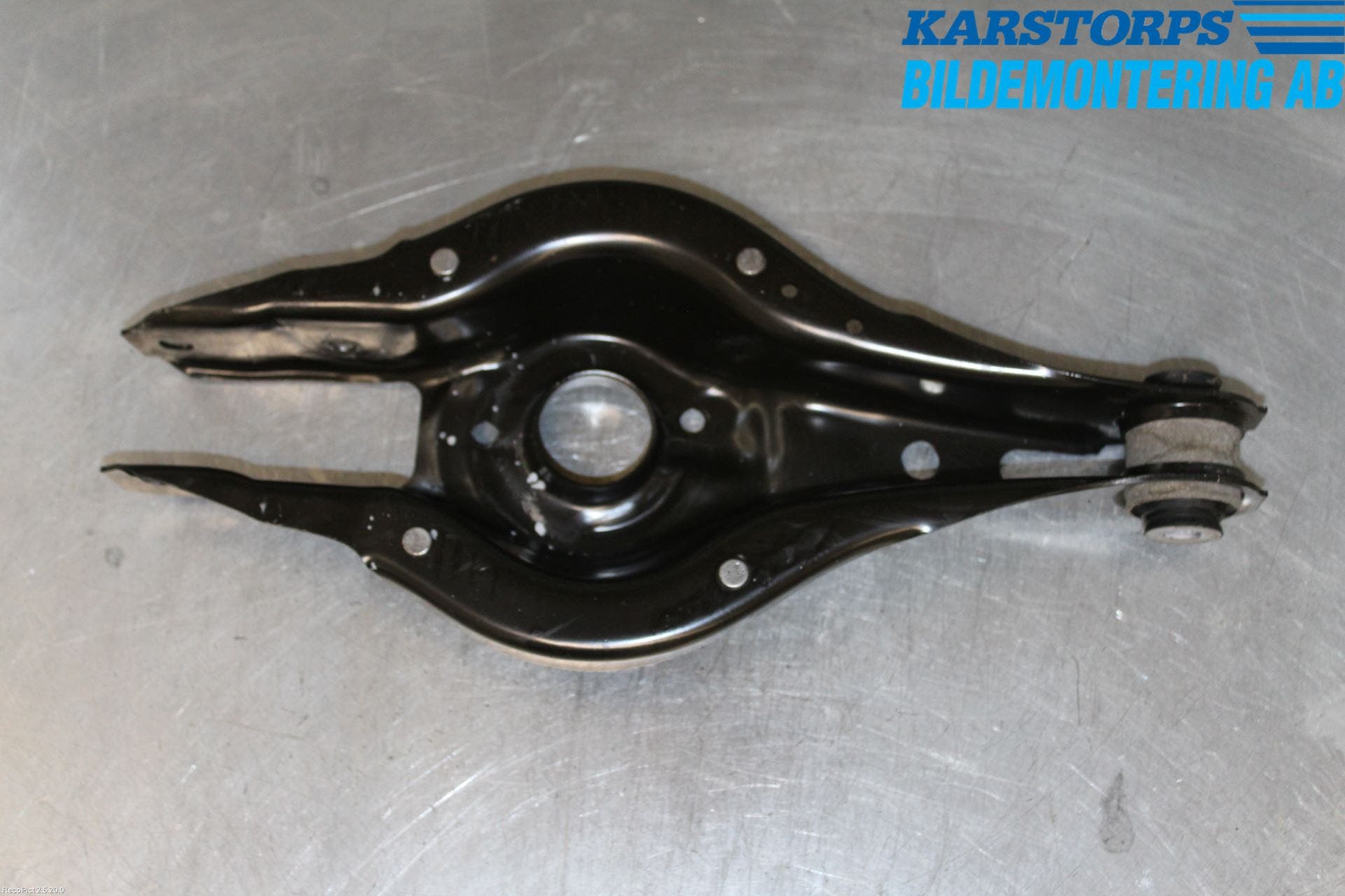 BMW 3 F30/F31/F80 12-19 Bärarm Bak Höger