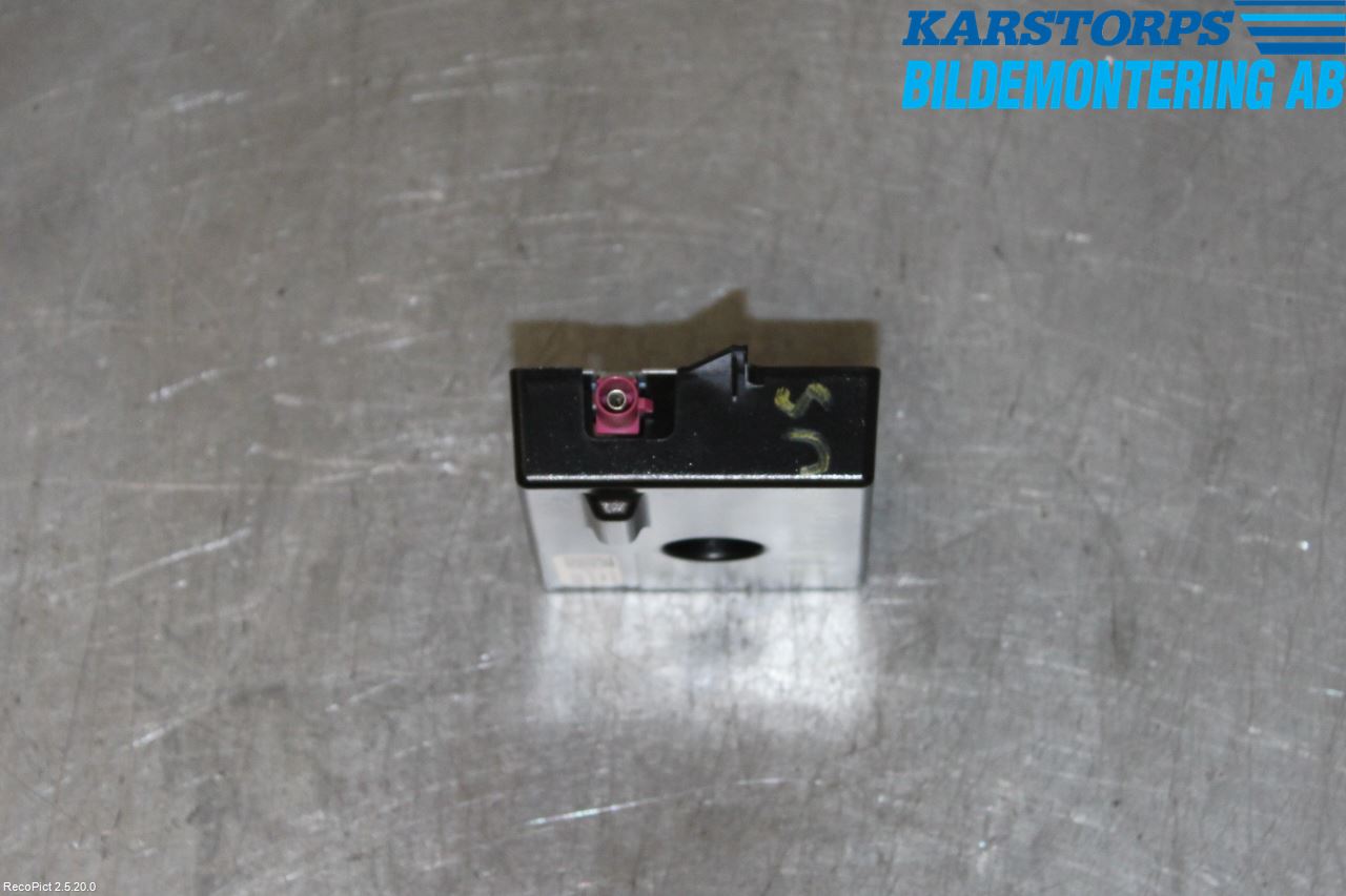 BMW 3 F30/F31/F80 12-19 Antennförstärkare