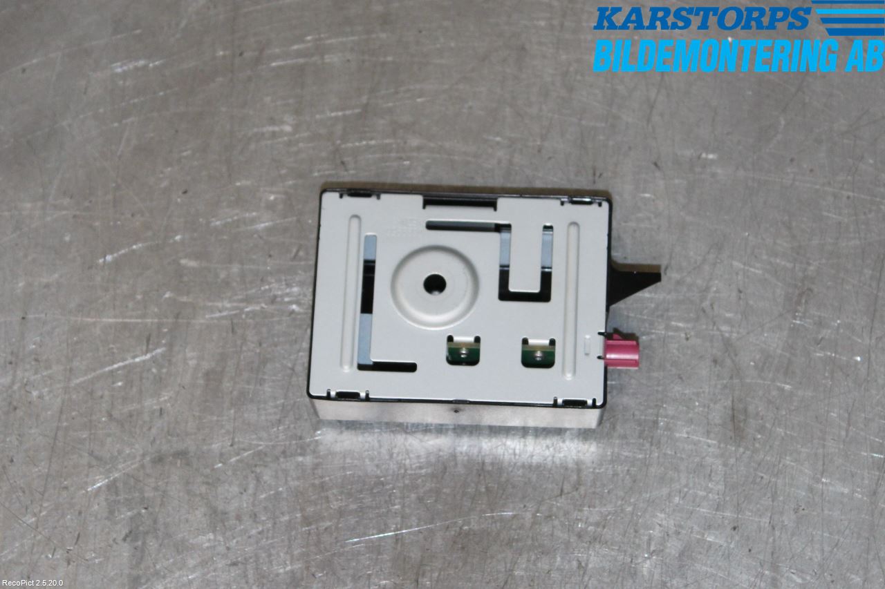 BMW 3 F30/F31/F80 12-19 Antennförstärkare