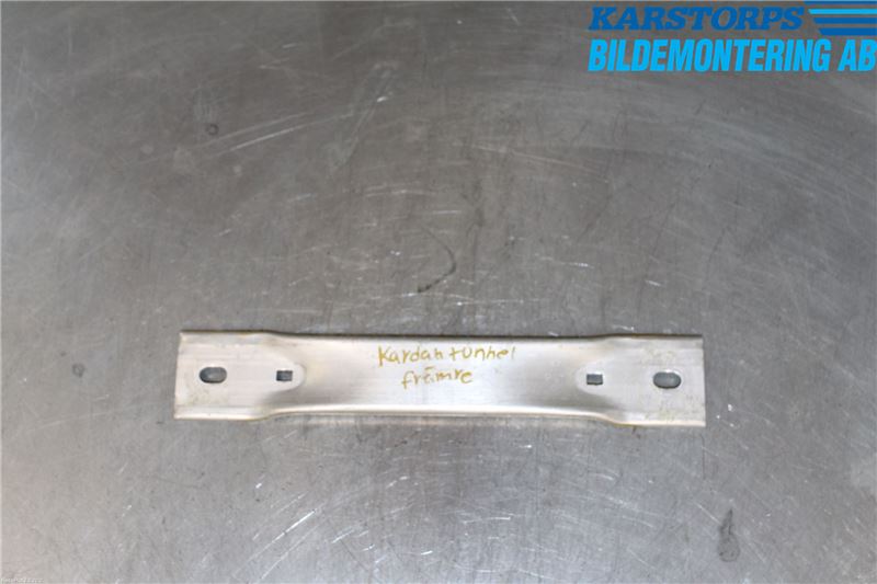 Mercedes-Benz MB GLA-KLASS (X156) 13-20 Mellanaxel Balk