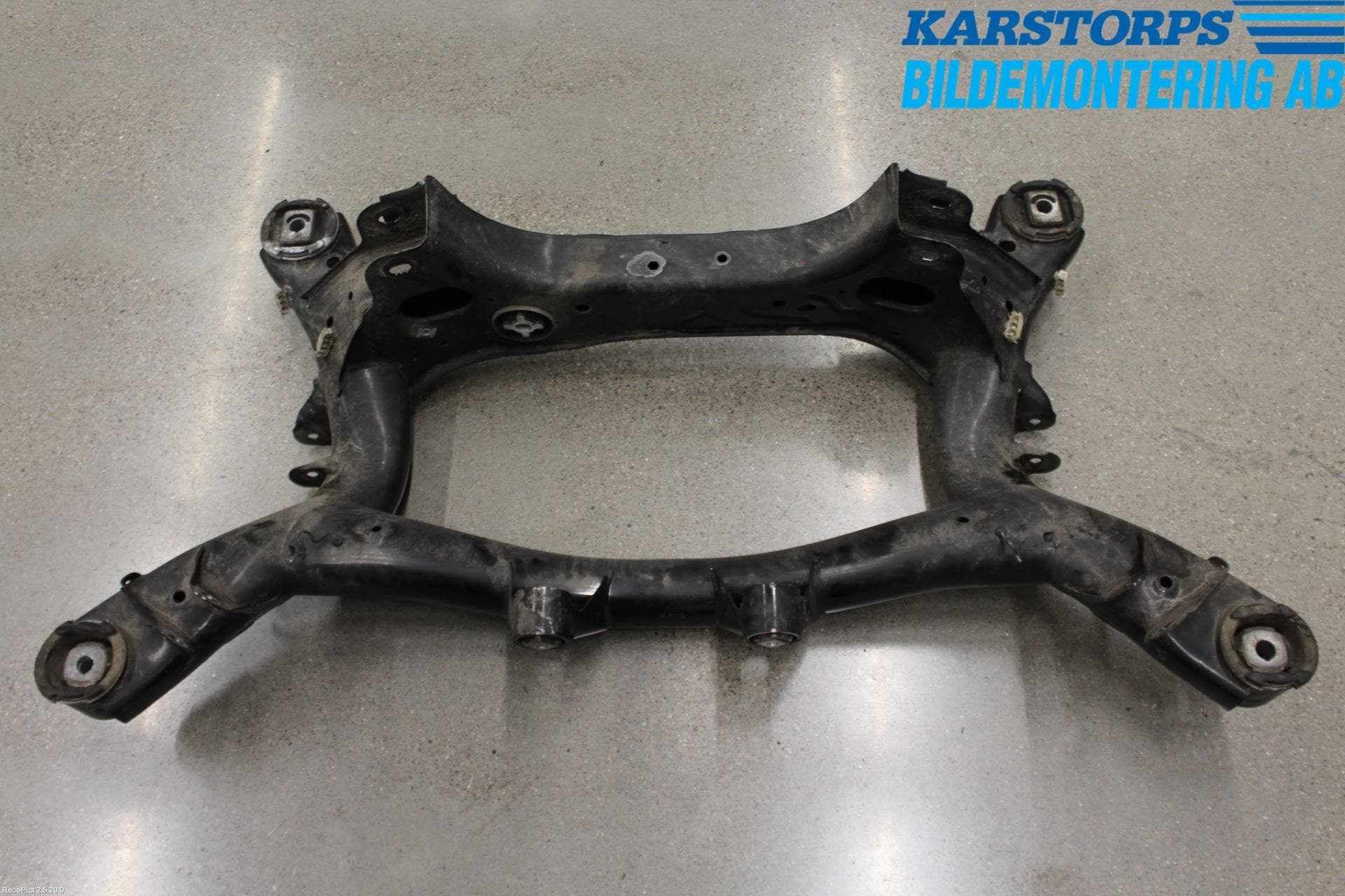 BMW 3 F30/F31/F80 12-19 Bakaxelbalk