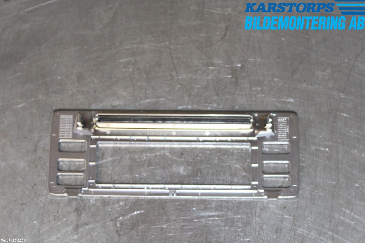 Volvo V70 08-13 Instrument-Radio Sarg