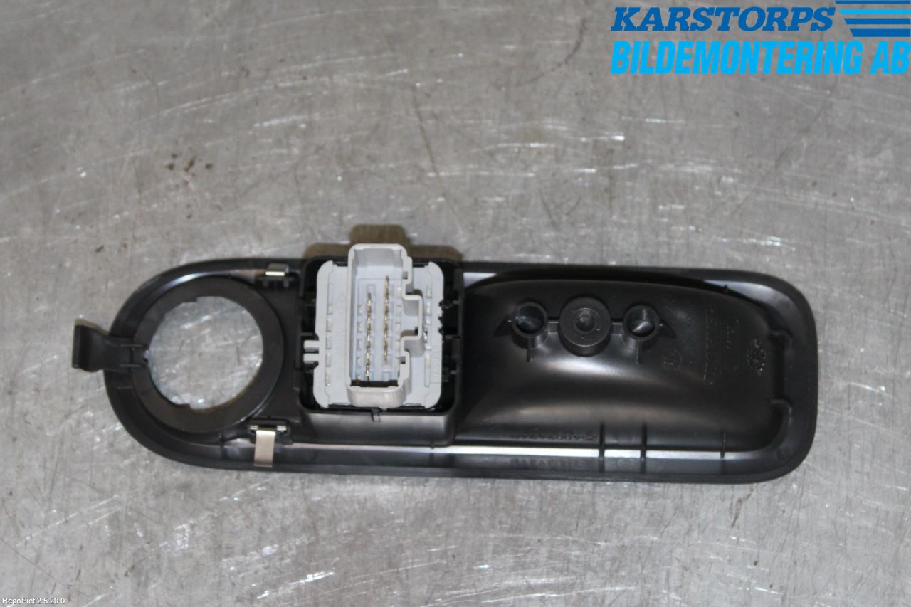 Renault CLIO III  09-12 Strömställare Elhiss