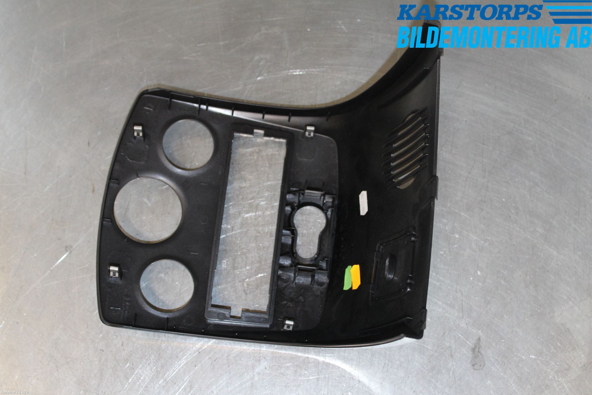 Renault CLIO III  09-12 Instrumentkonsoll Mitt