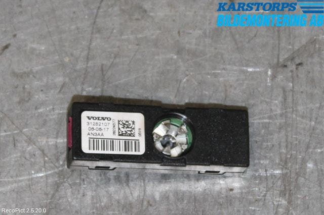 Volvo V40 12-19 Antennförstärkare