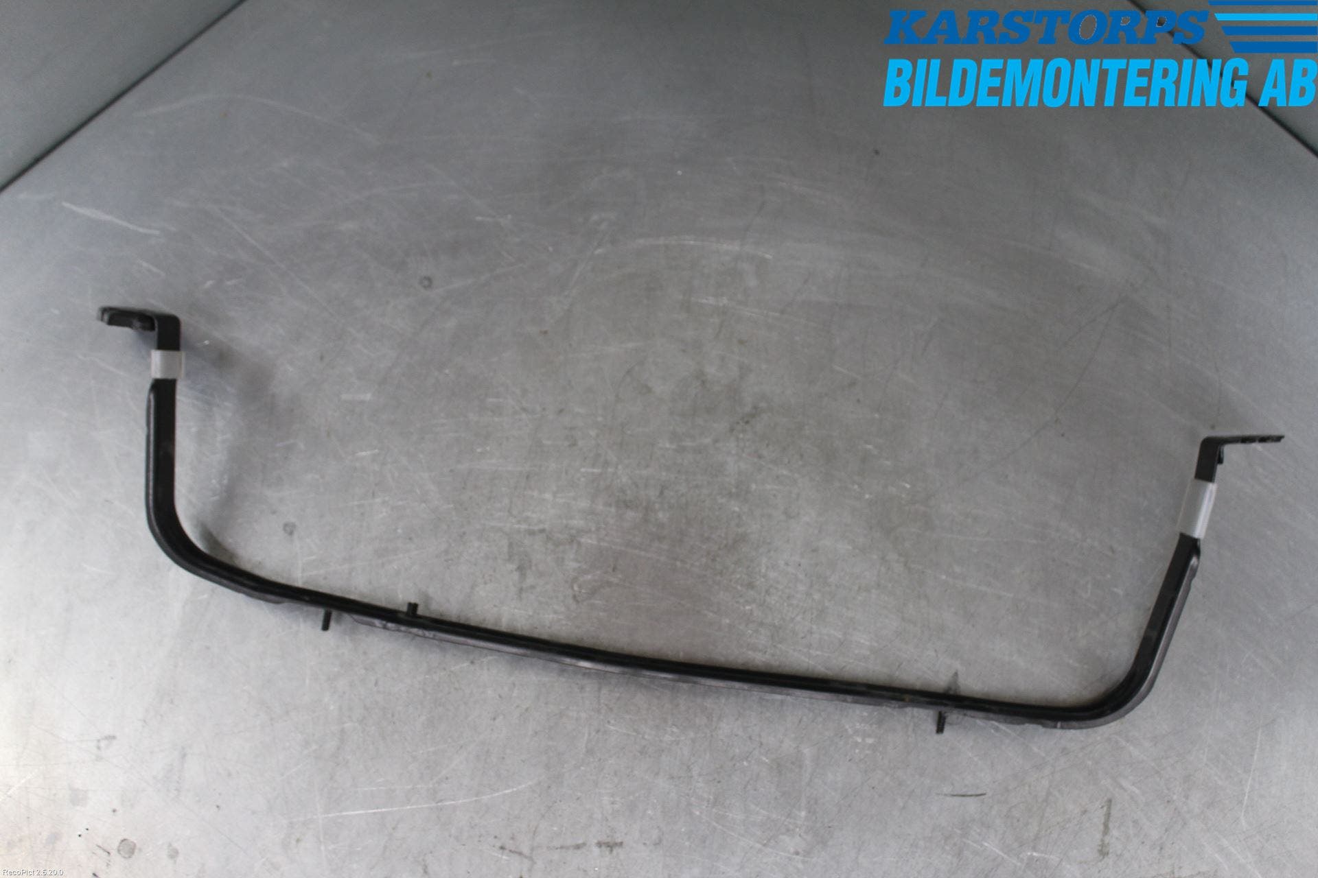 Volvo V40 12-19 Bränsletanksband