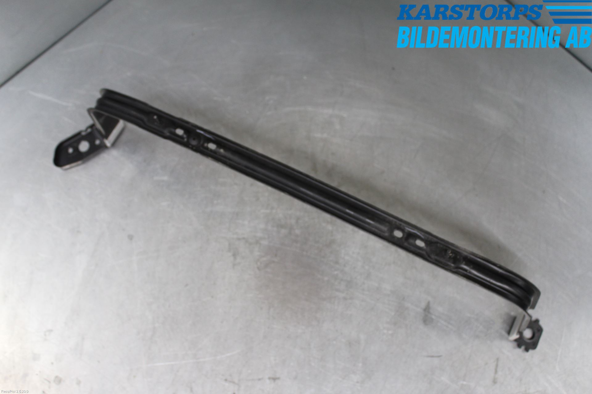 Volvo V40 12-19 Bränsletanksband