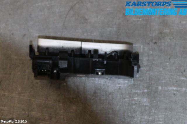 Mercedes-Benz MB E-KLASS (W213) 16-23 Strömställare Stolvärme