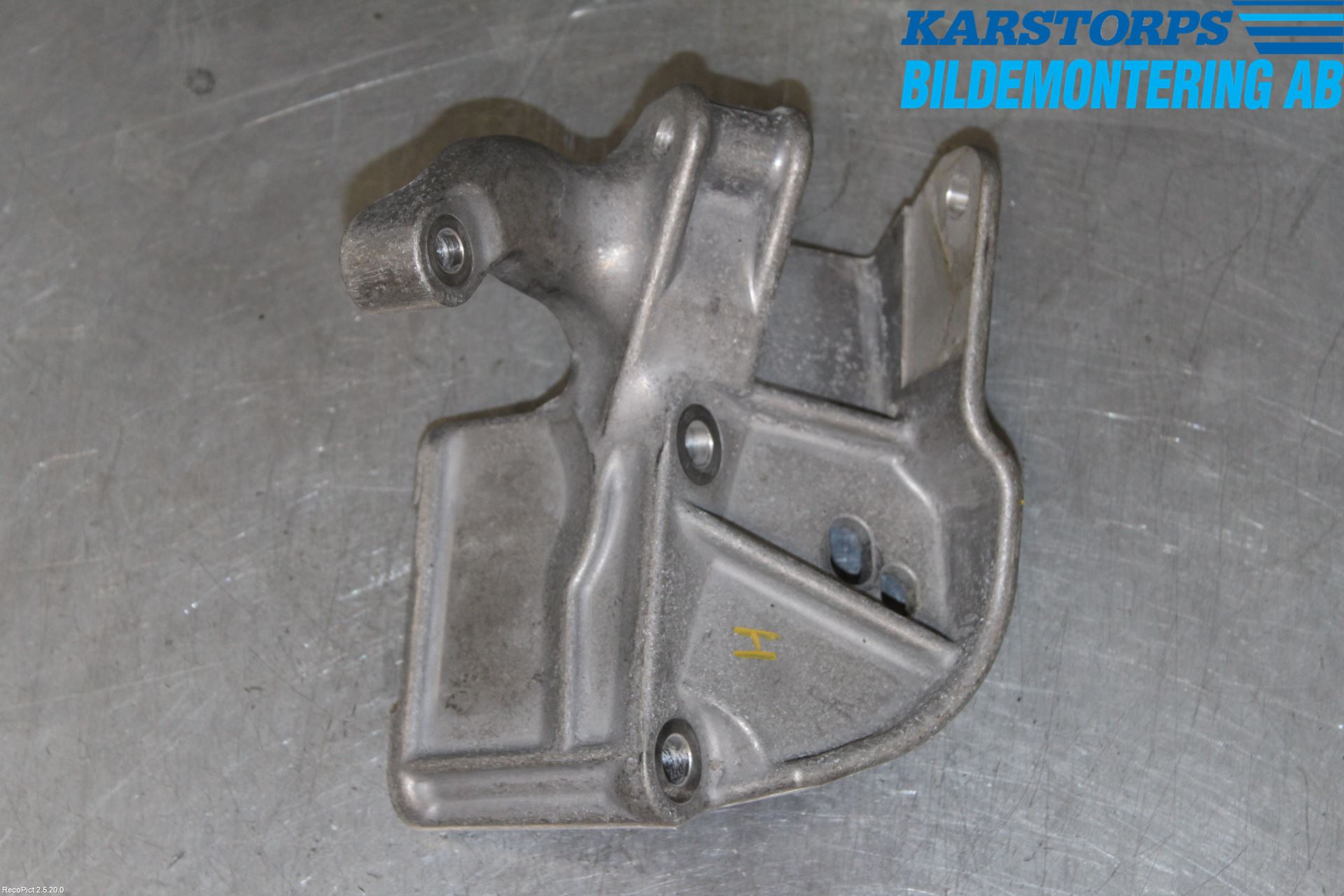 Volvo V40 12-19 Motorfäste