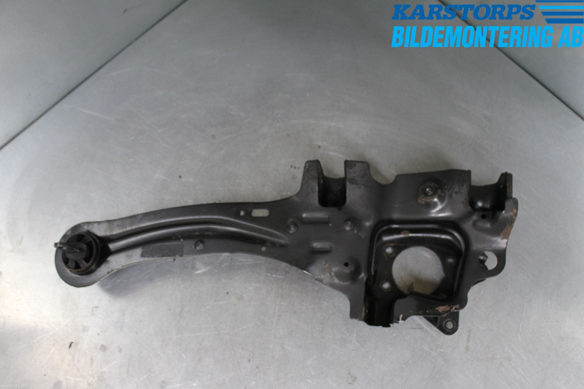 Volvo V40 12-19 Bärarm Bak Vänster