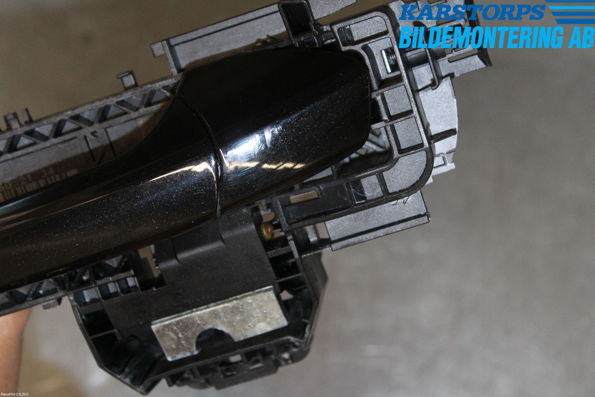 Mercedes-Benz MB E-KLASS (W212) 09-16 Dörrhandtag Yttre Vä