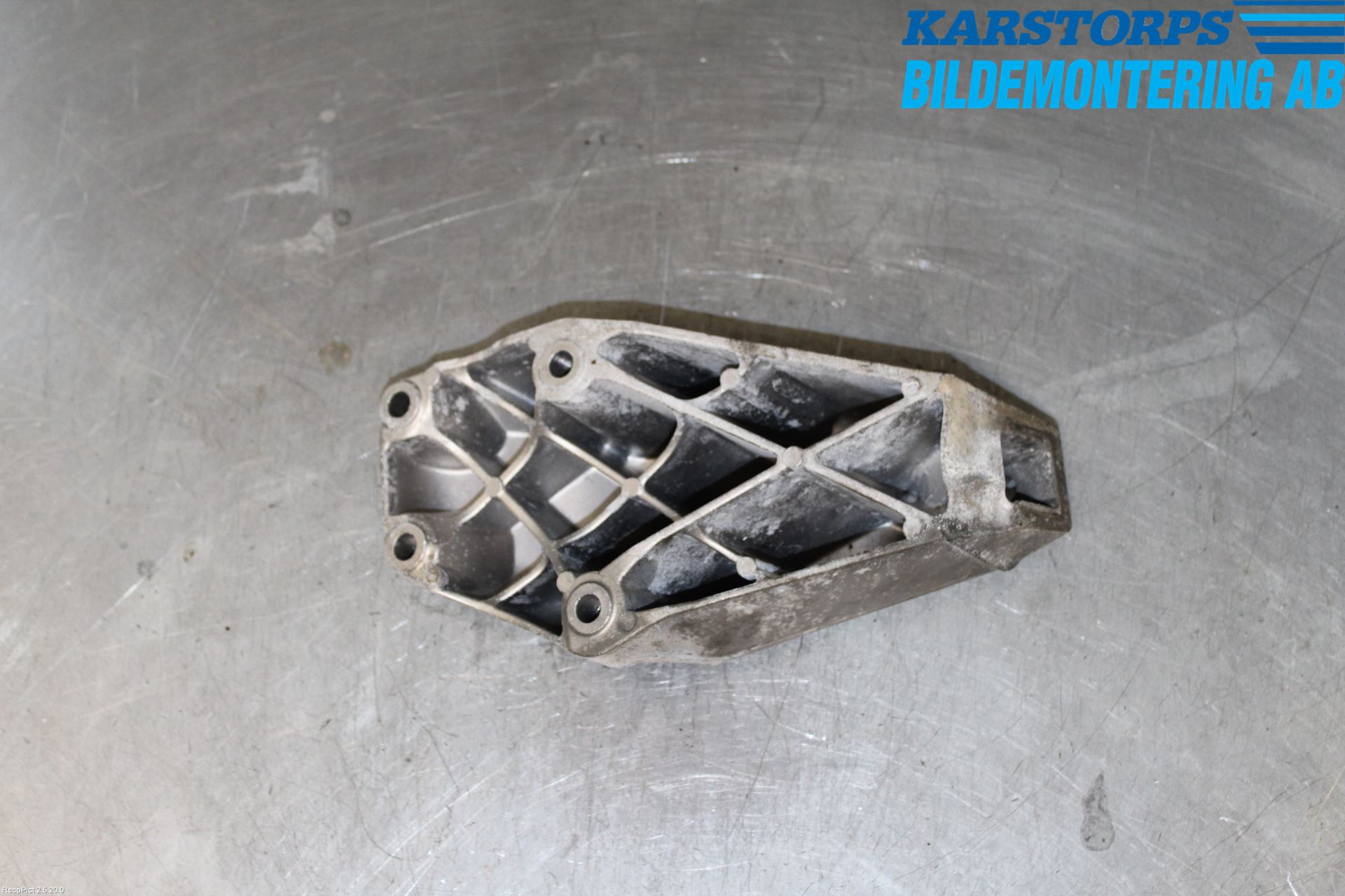 BMW 5 F10/F11/F18 09-17 Motorfäste