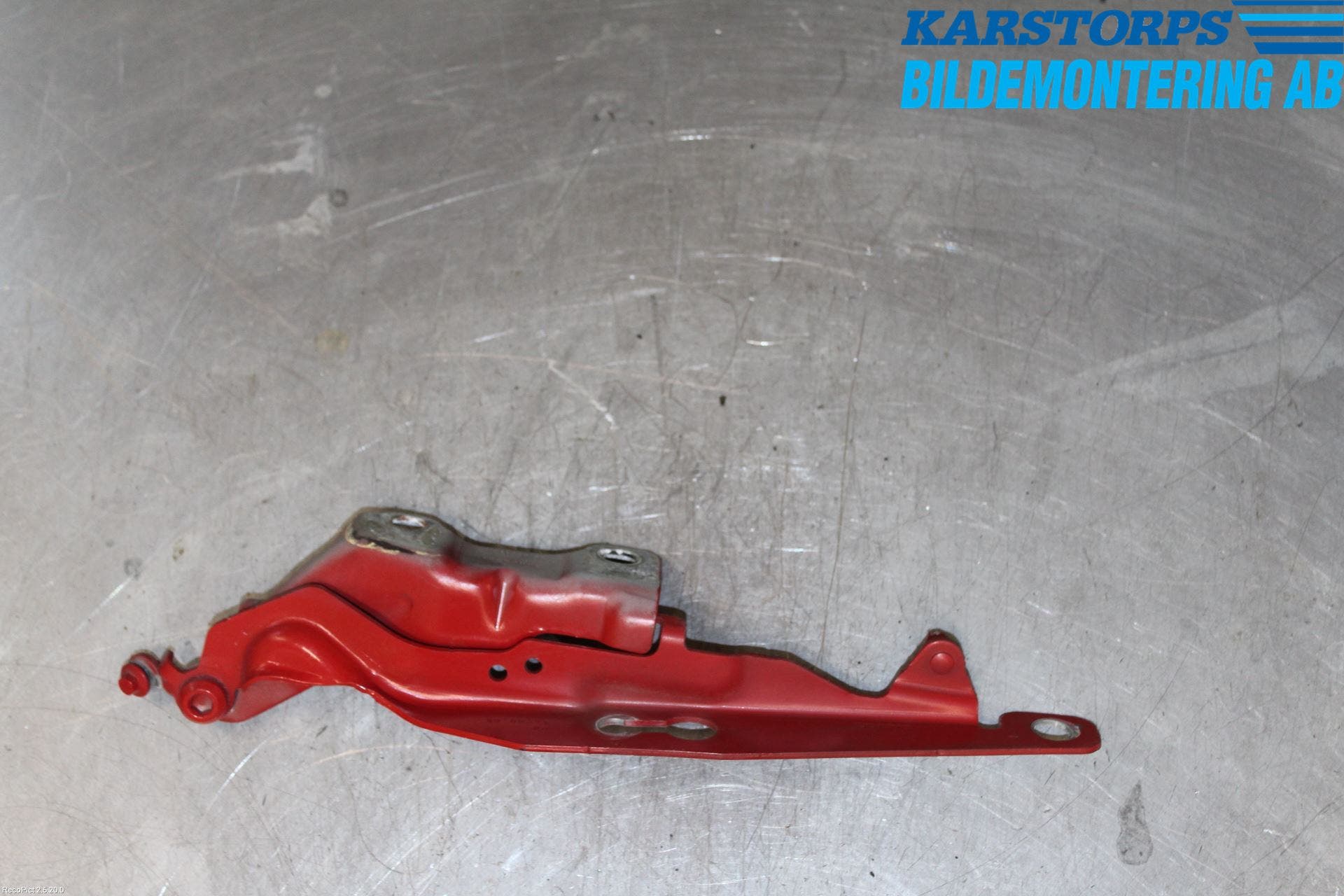 Volvo V70 08-13 Huvgångjärn