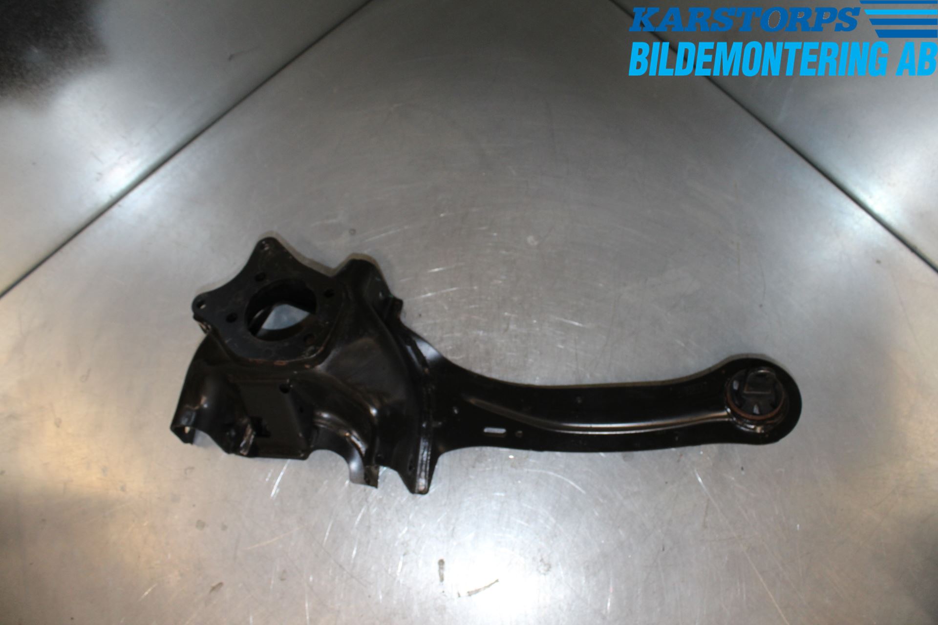 Volvo V40 12-19 Bärarm Bak Höger