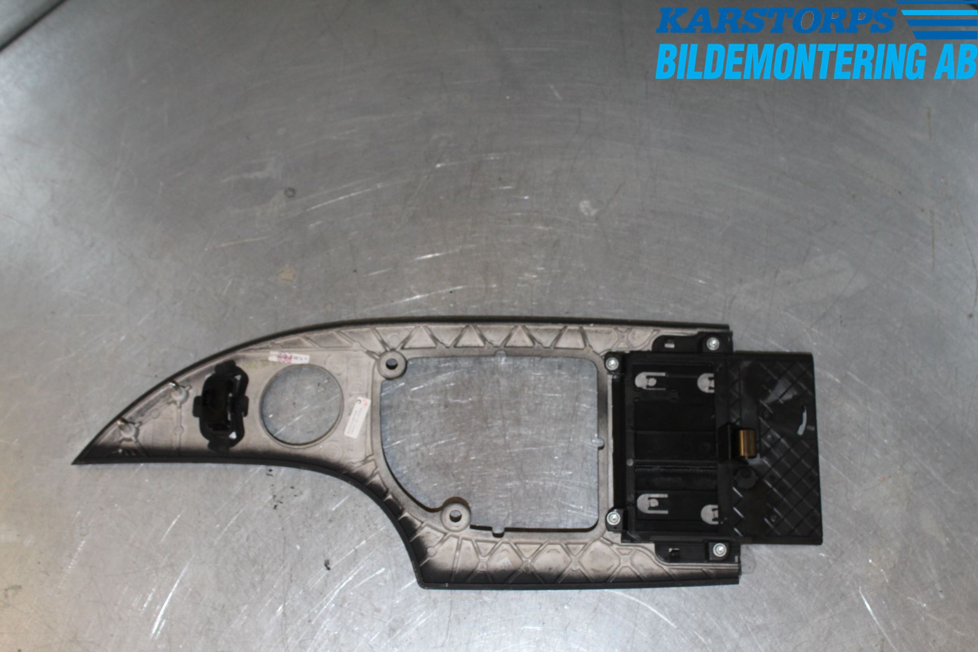 BMW 5 E60/61 Sed/Tou 02-10 Inredning Sarg Växelspak