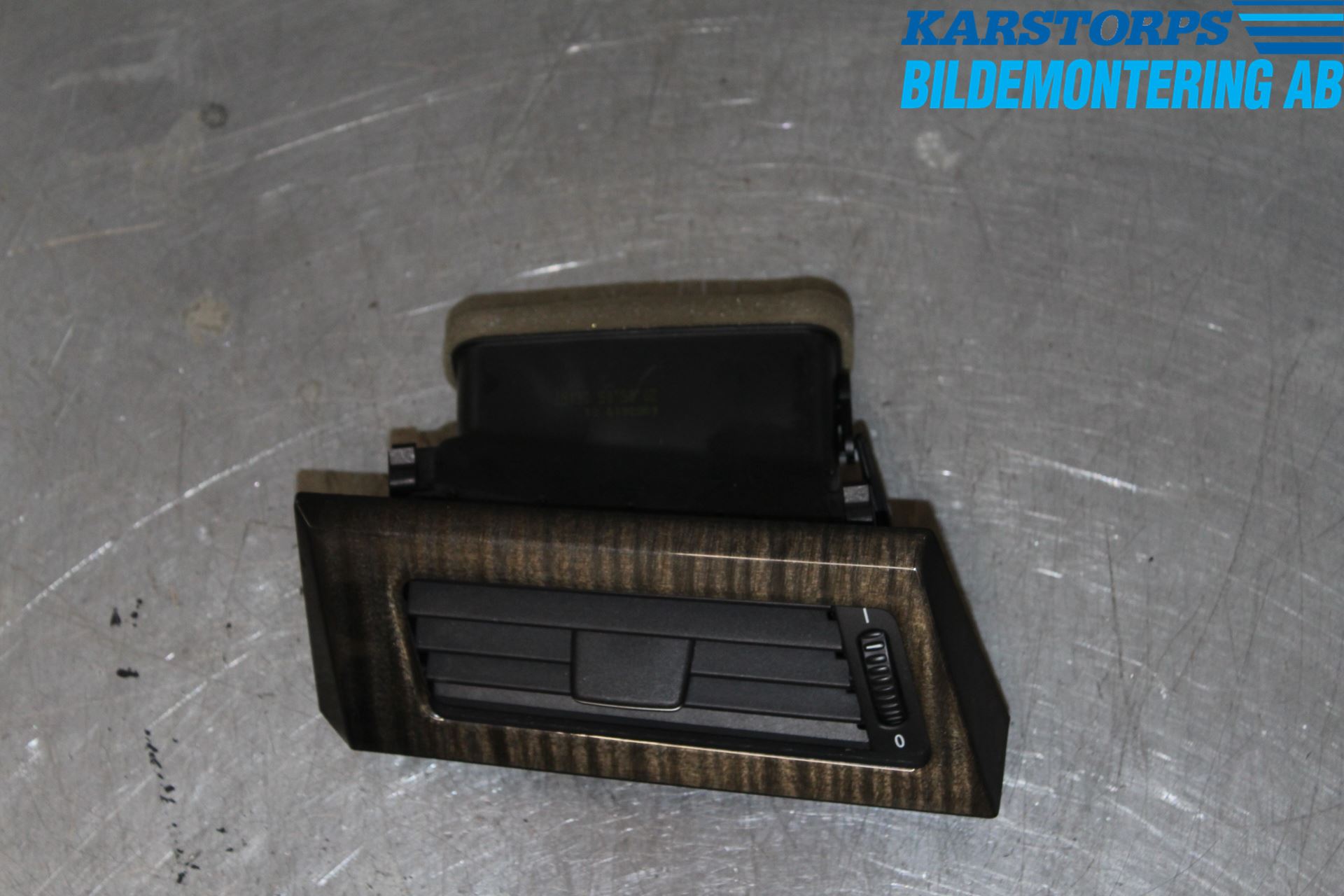 BMW 5 E60/61 Sed/Tou 02-10 Defrosterkanal-Munstycke