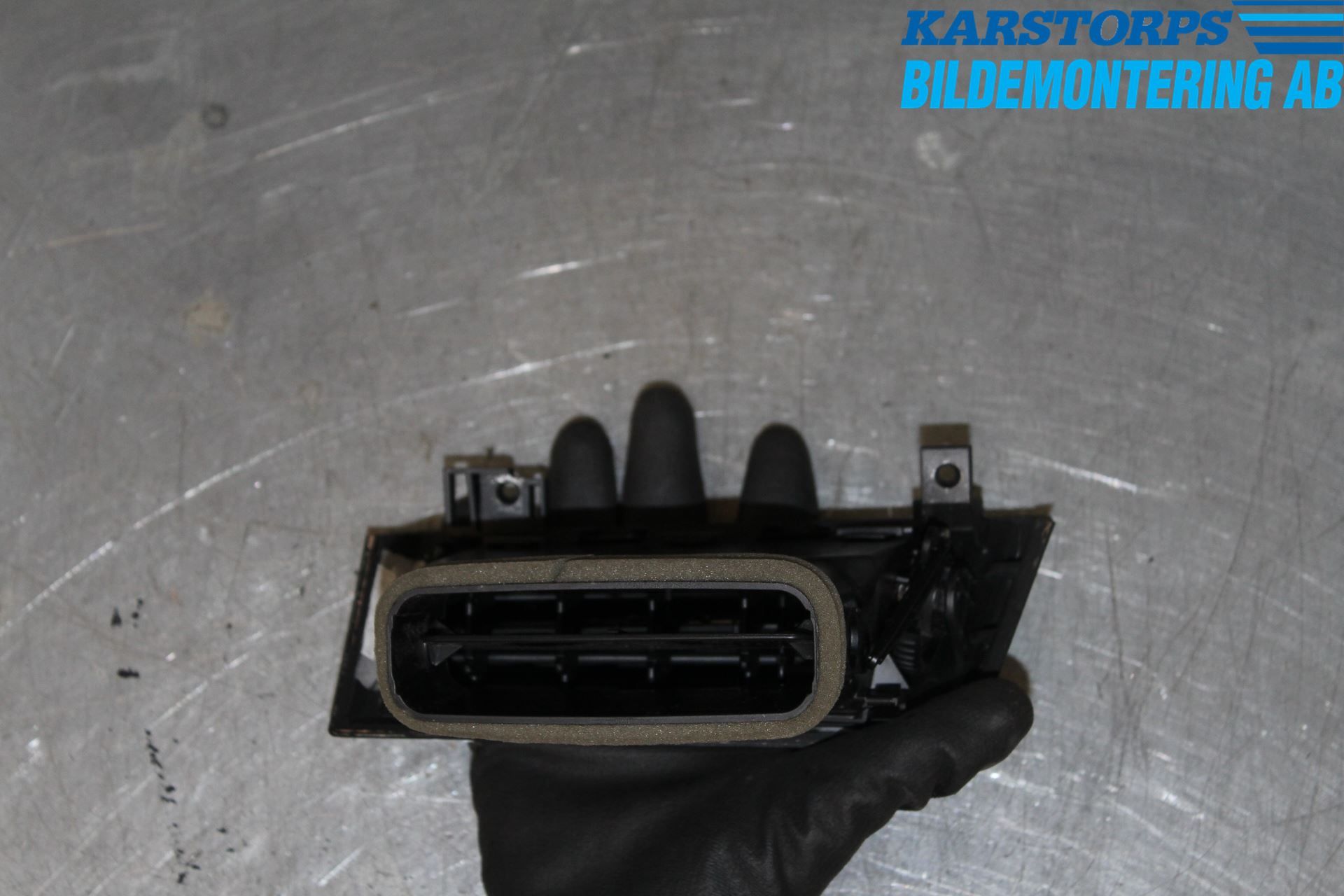 BMW 5 E60/61 Sed/Tou 02-10 Defrosterkanal-Munstycke