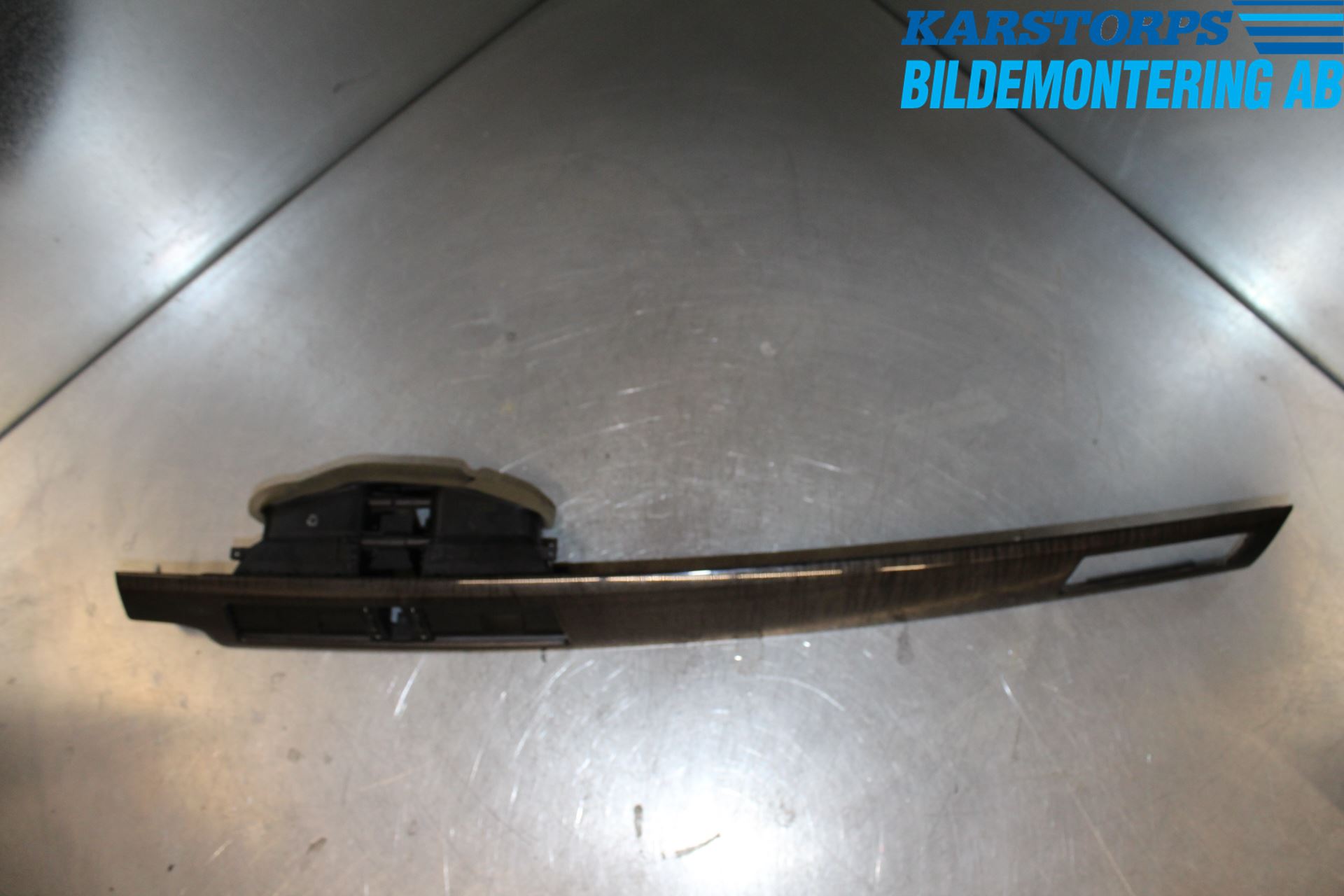BMW 5 E60/61 Sed/Tou 02-10 Instrumentbräda Inlägg-Dekorlist
