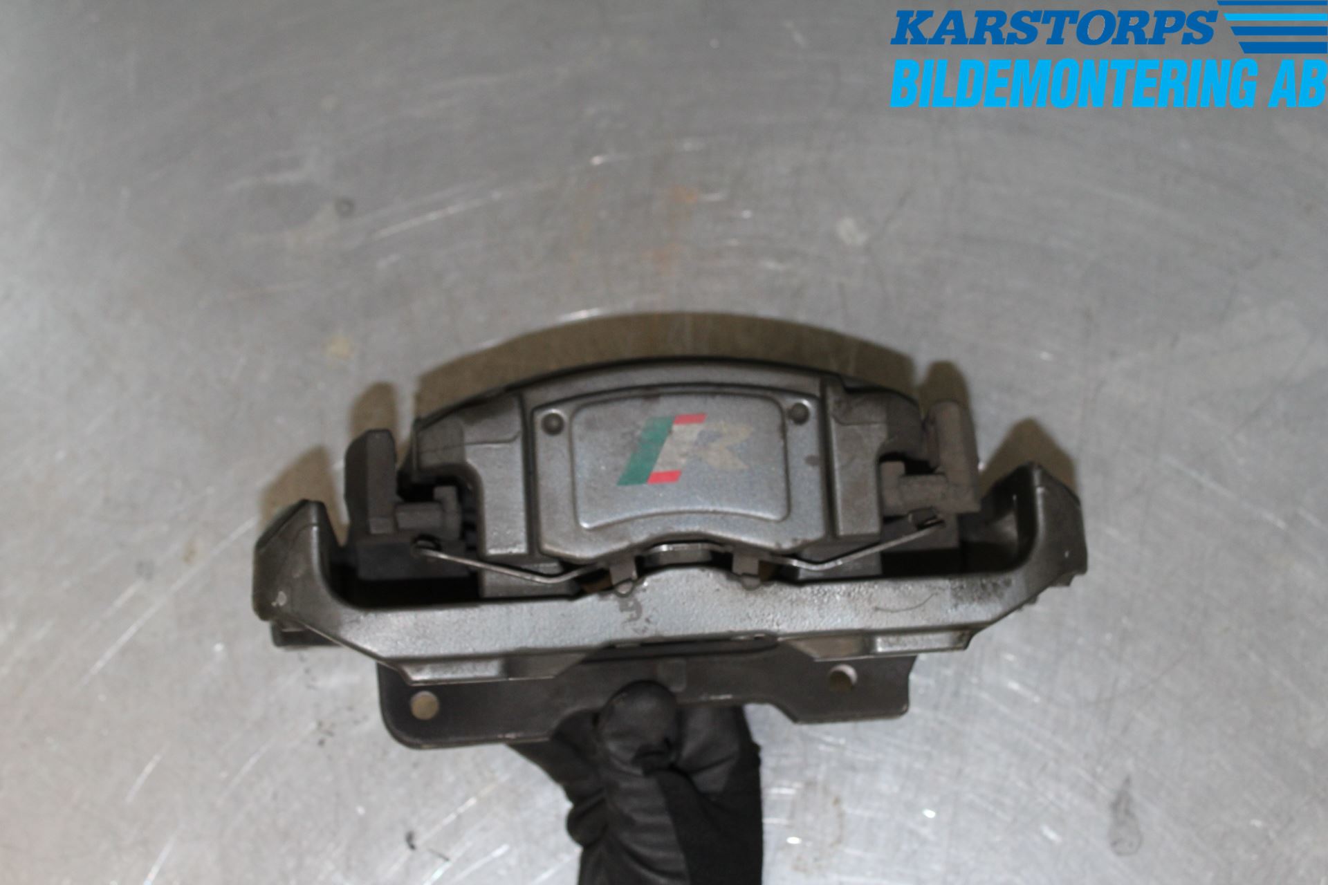 Jaguar XK/XKR 06-14 Bromsok Fram Vänster