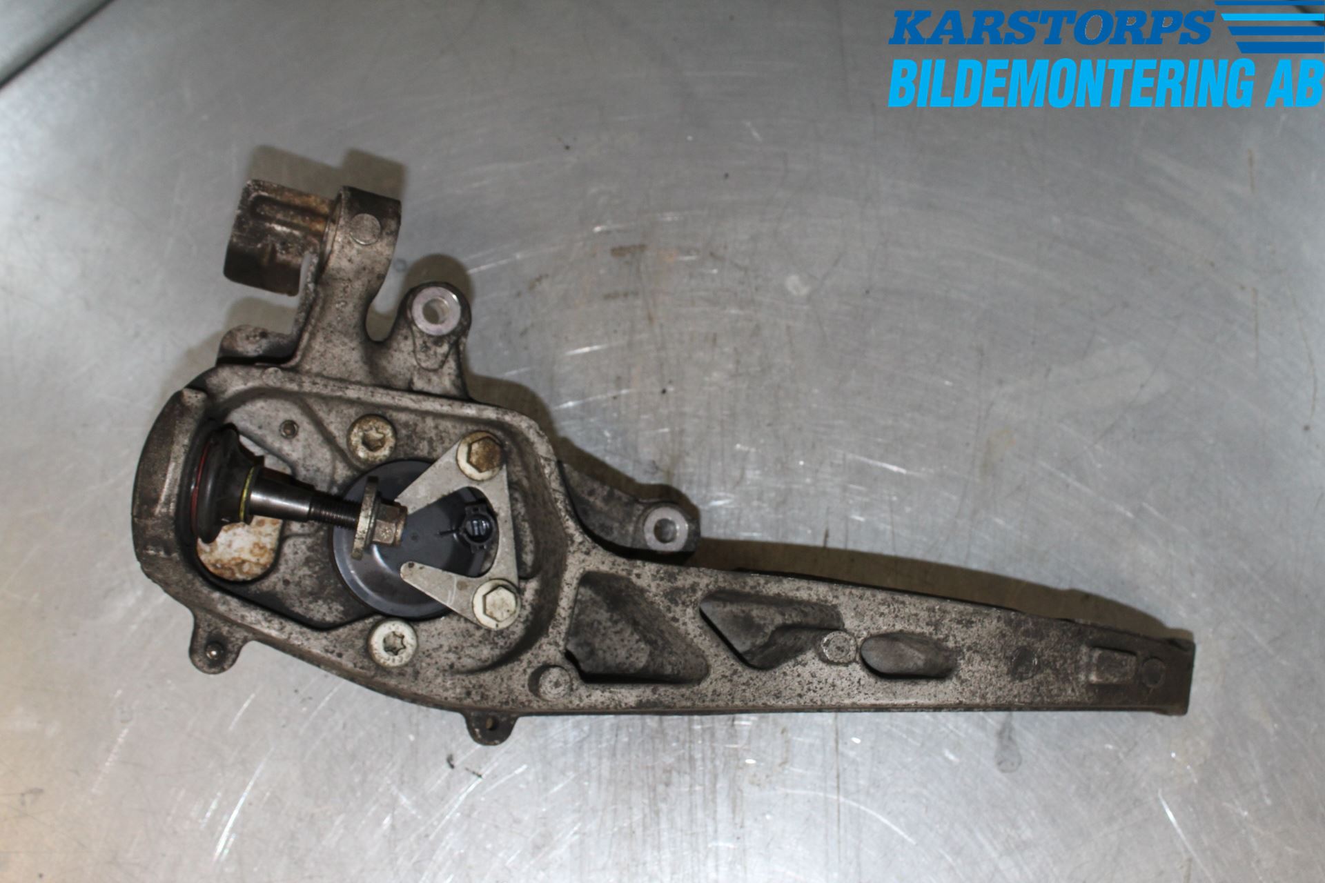 Jaguar XK/XKR 06-14 Styrspindel Lagerhus Vä