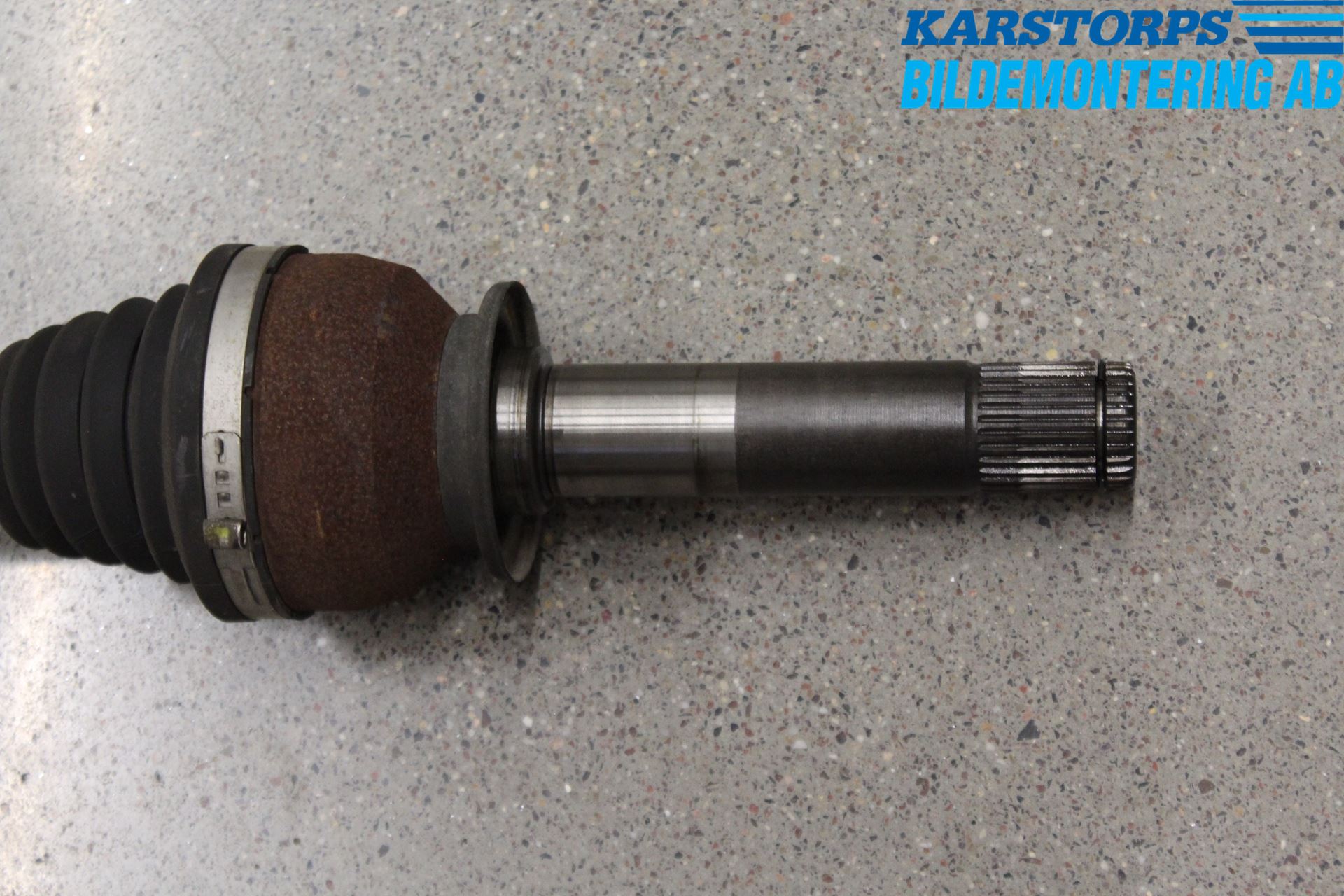 Jaguar XK/XKR 06-14 Drivaxel Bak Vänster