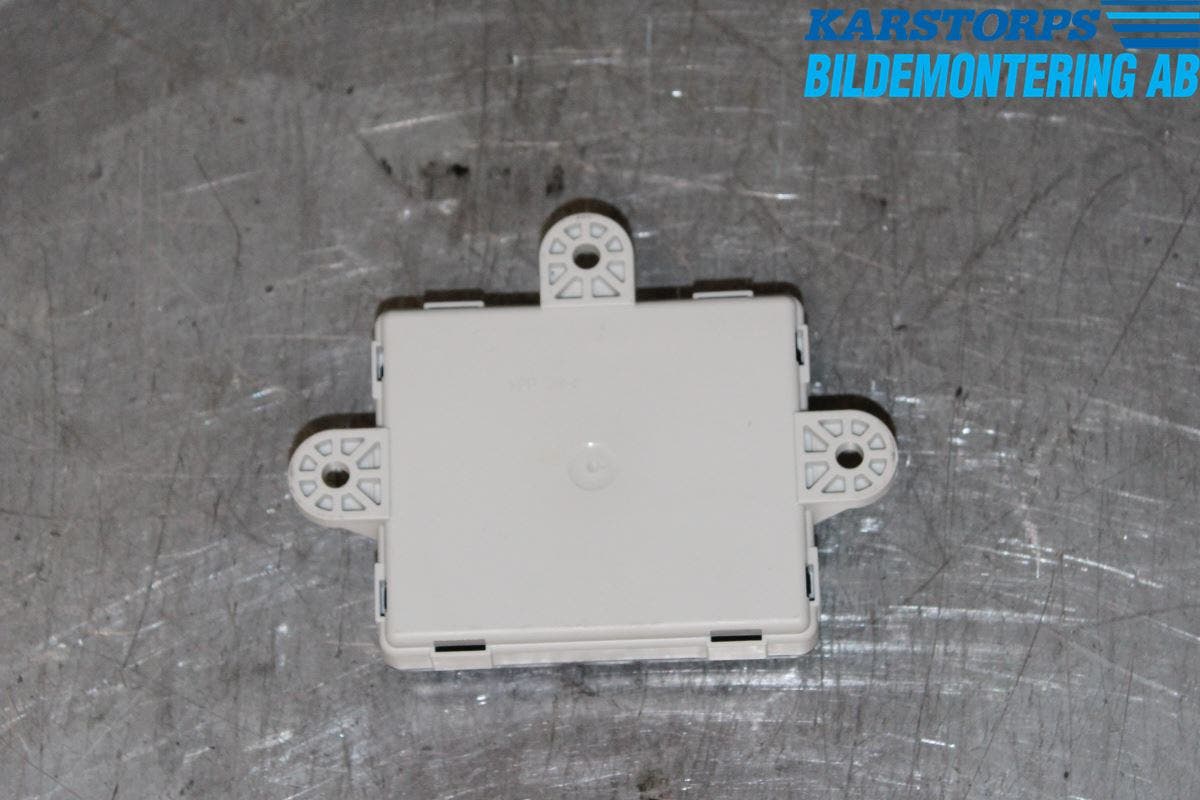 Volvo V40 12-19 Styrenhet Dörr