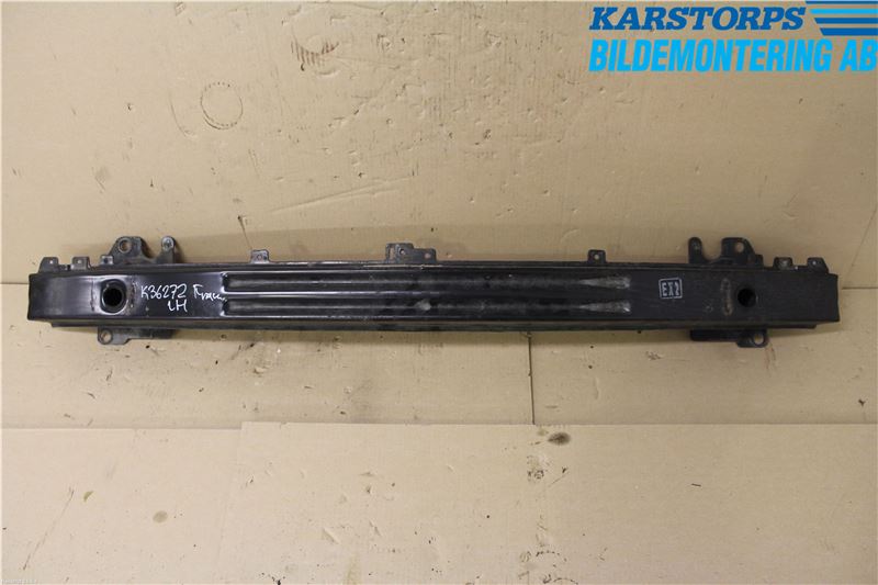 Volkswagen VW POLO 95-01 Stötfångarbalk Fram