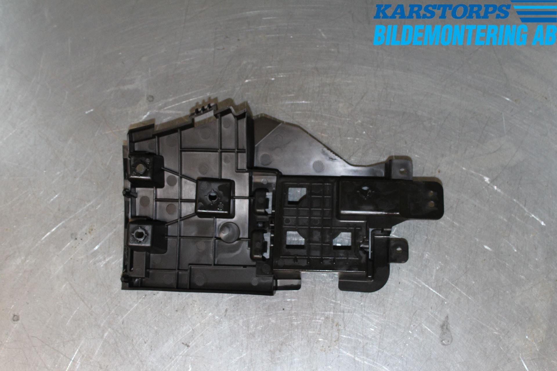 Volvo V60 14-18 Stötfångarfäste Bak Hö