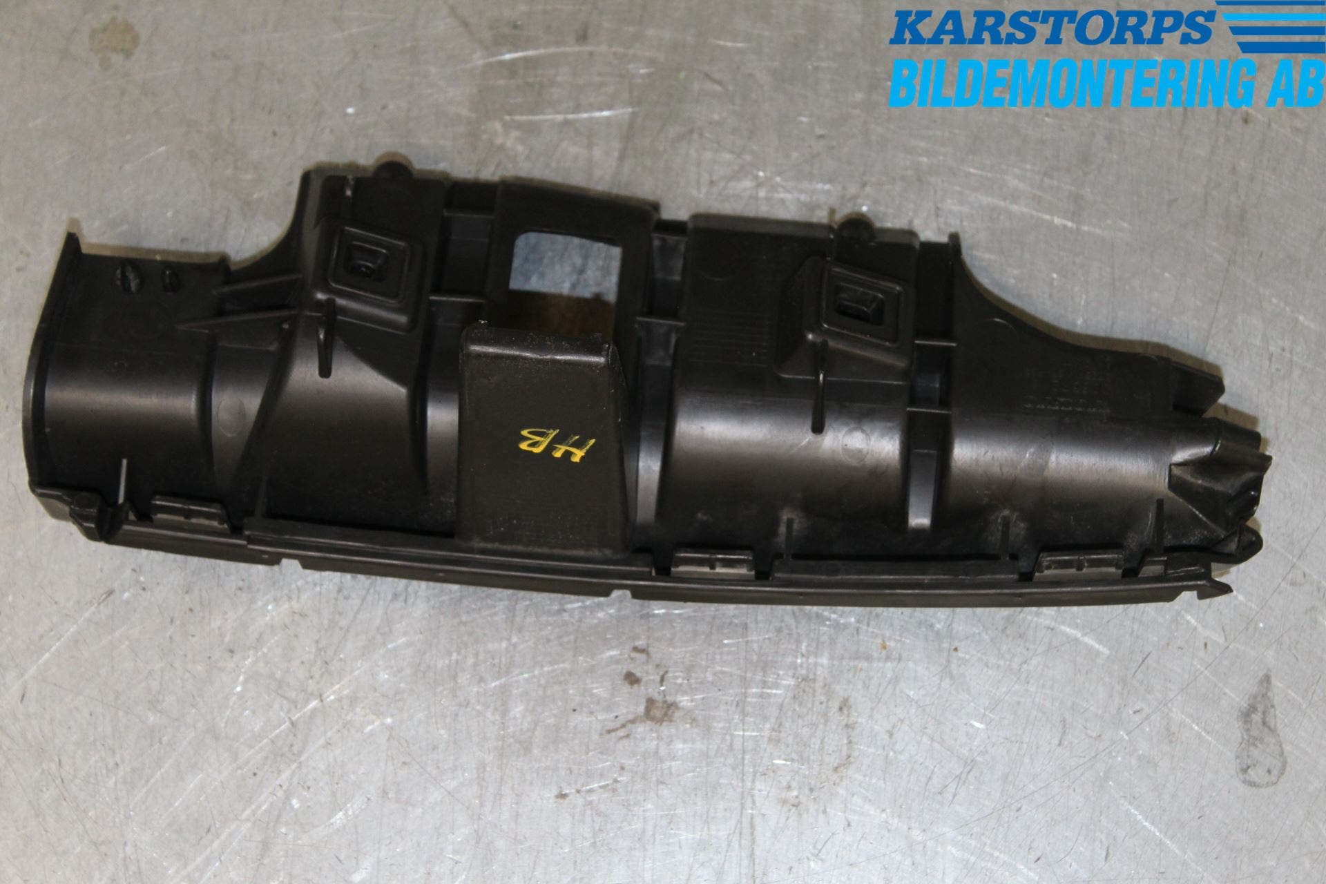 Volvo C30 10-13 Stötfångarfäste Bak Hö