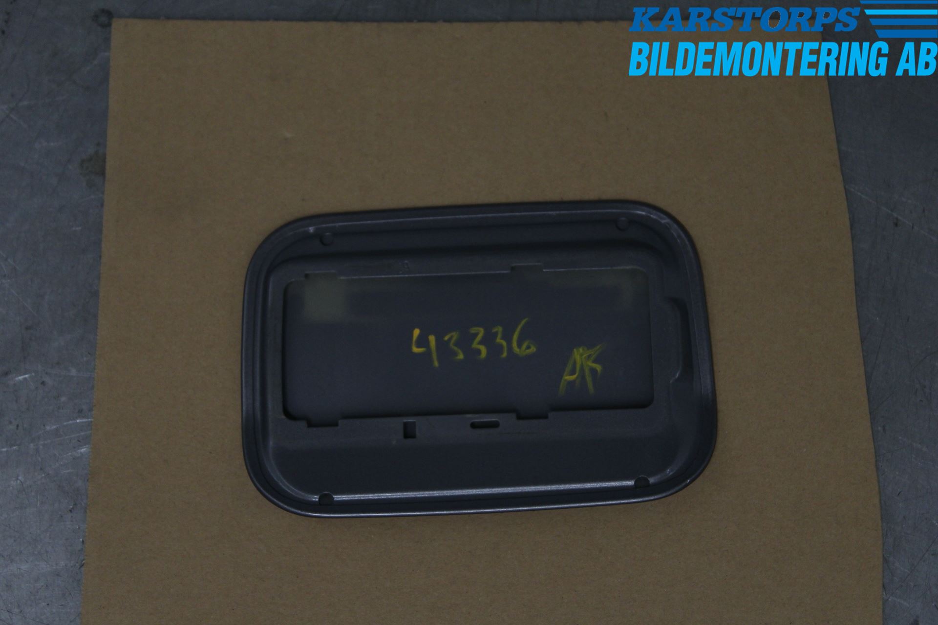 BMW 5 E60/61 Sed/Tou 02-10 Tanklucka