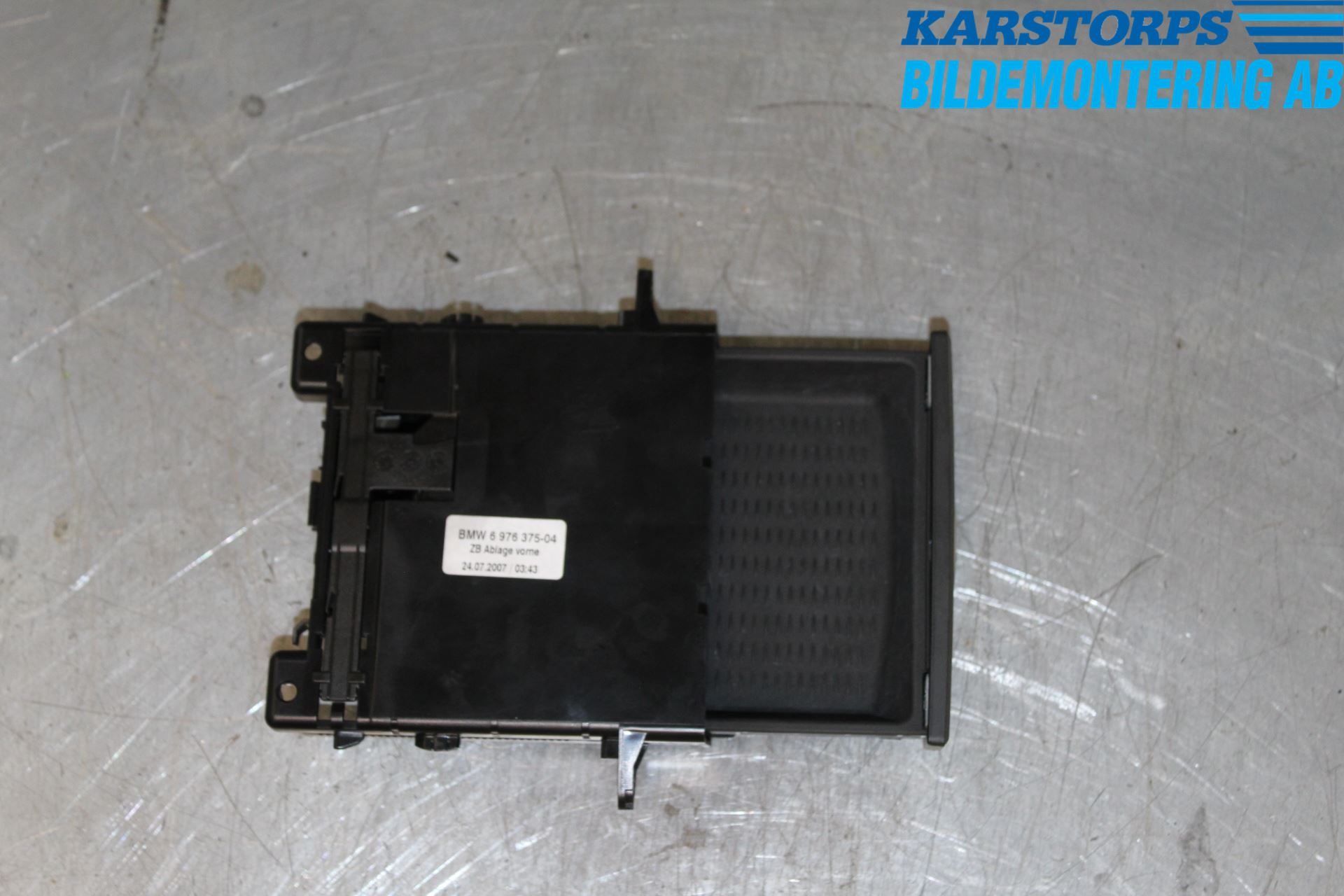 BMW 5 E60/61 Sed/Tou 02-10 Instrumentbräda Förvaringsfack